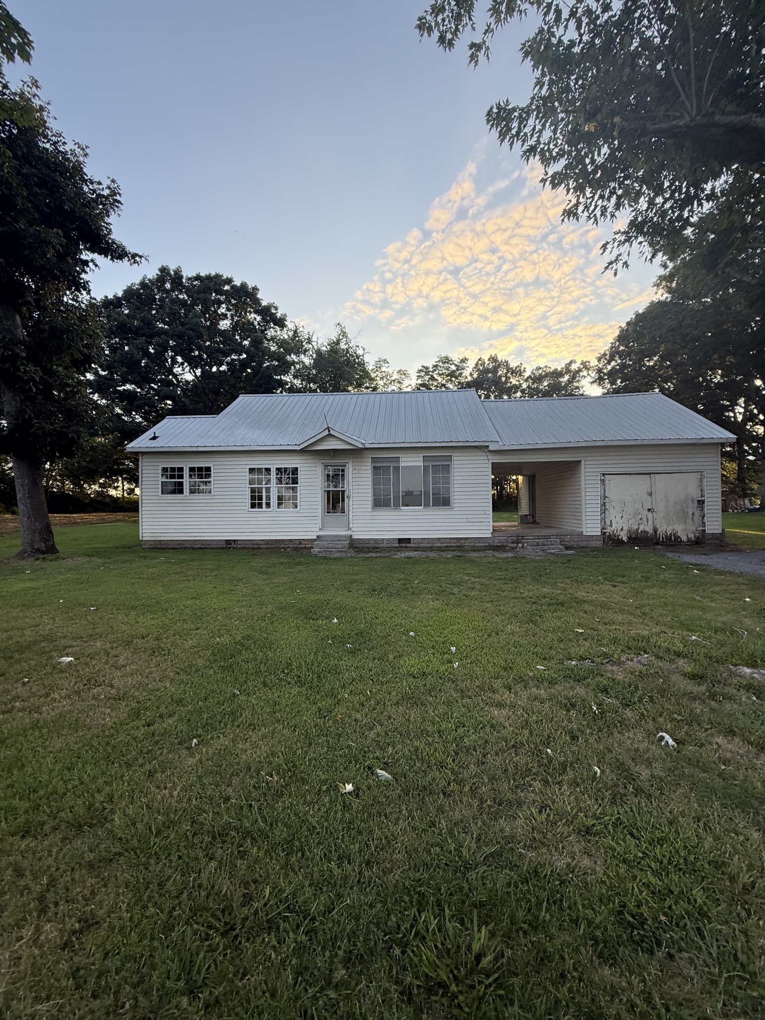 198 Browns Road, Lafayette, TN 37083