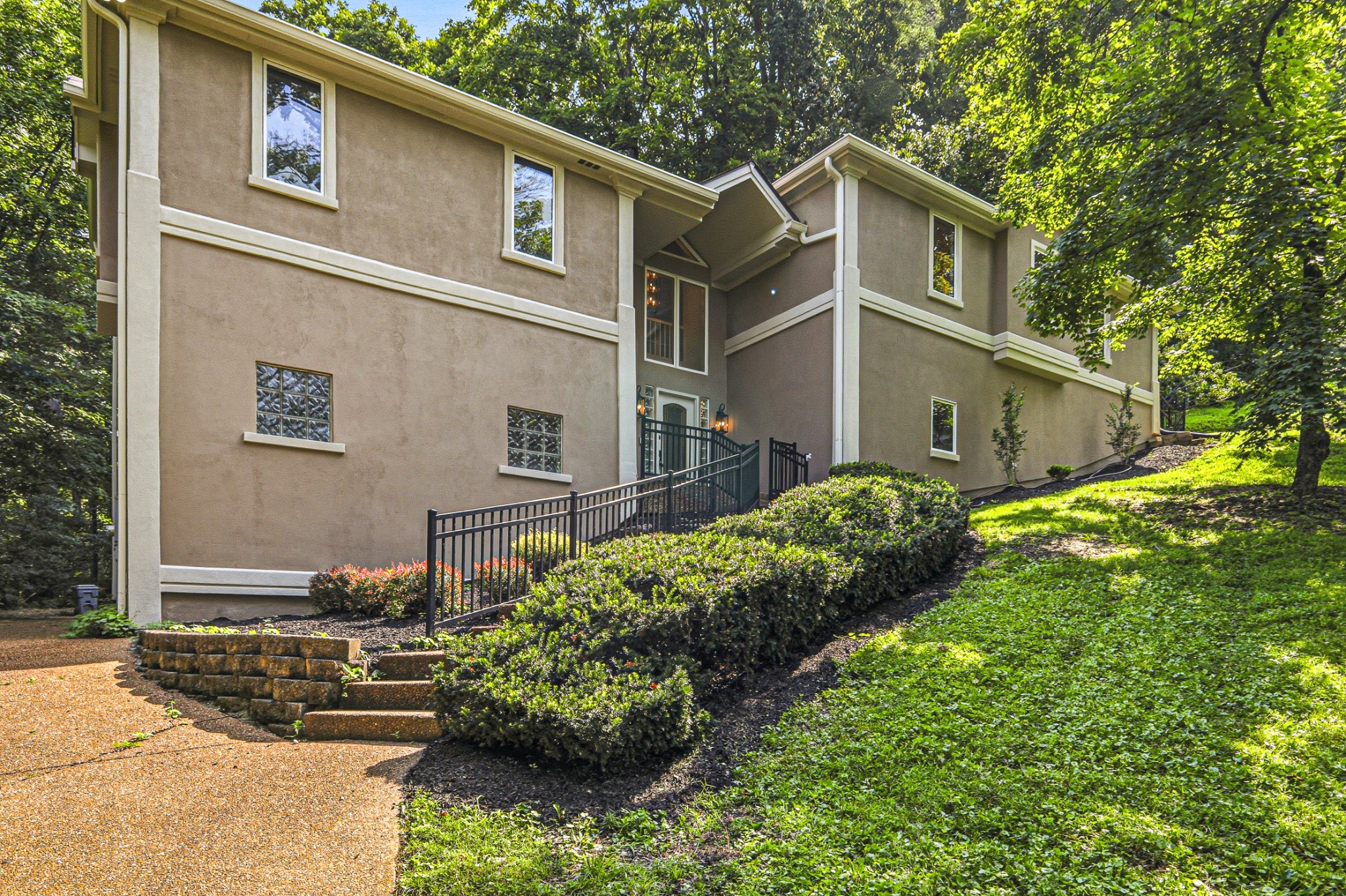 7030 Willowick Dr — photo
