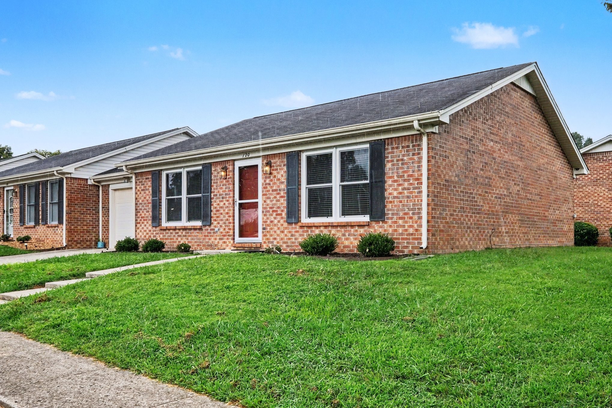 120 Dogwood Ct — photo
