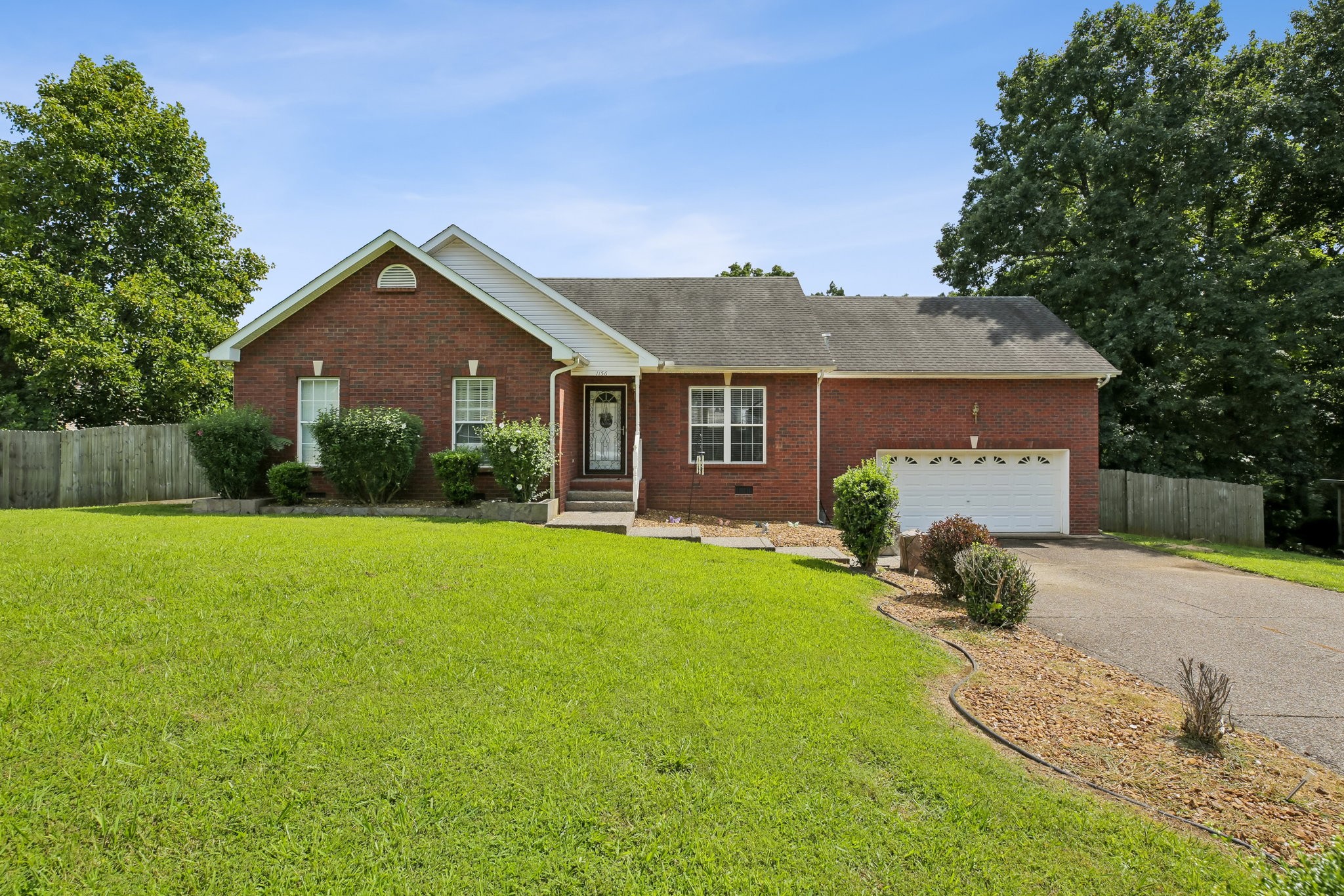 1156 Franklin Dr — photo