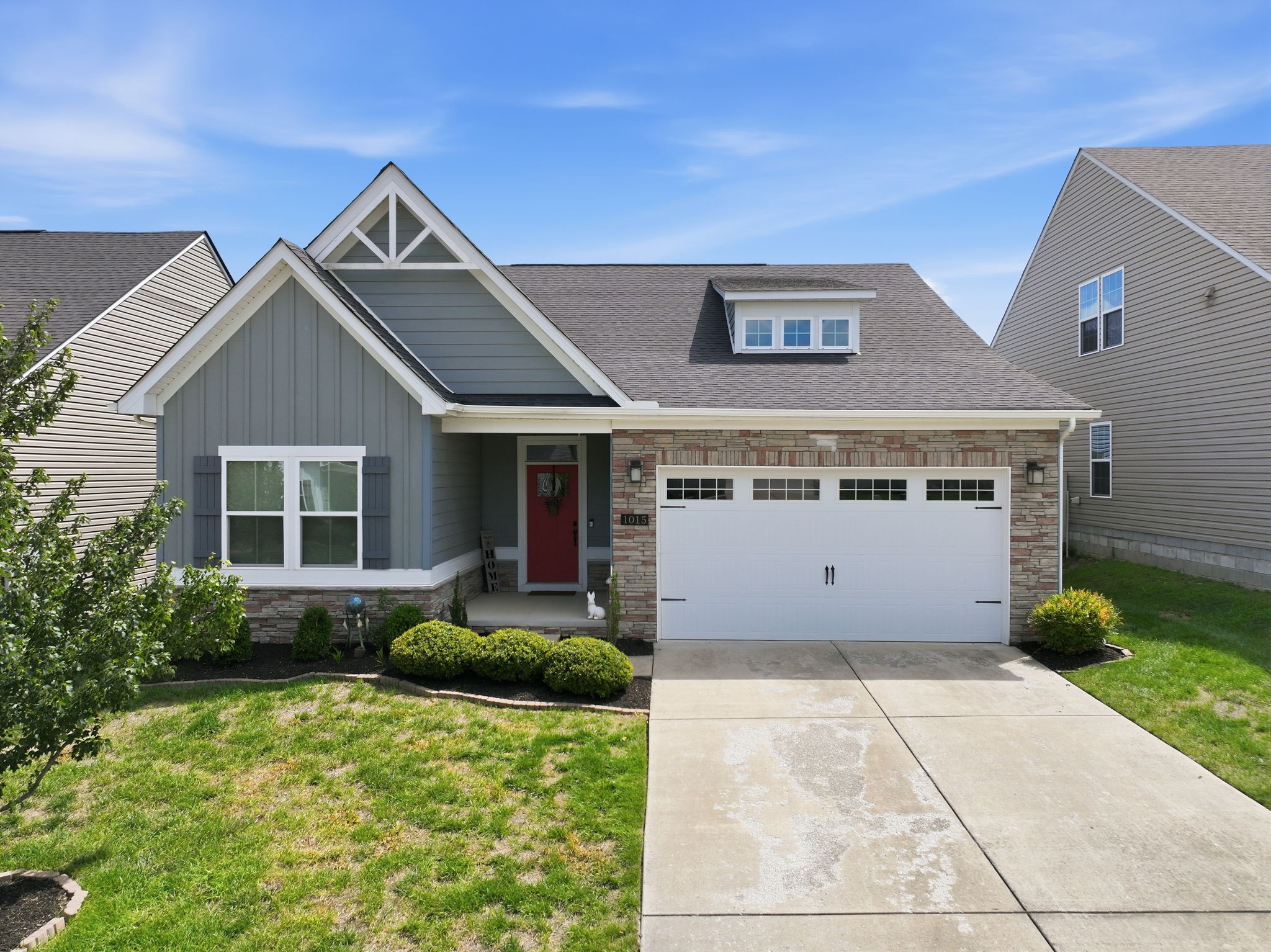 1015 Carnation Dr — photo