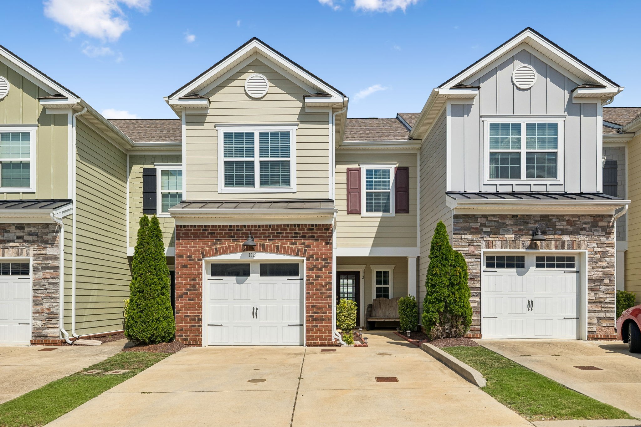 112 Bergen Dr — photo