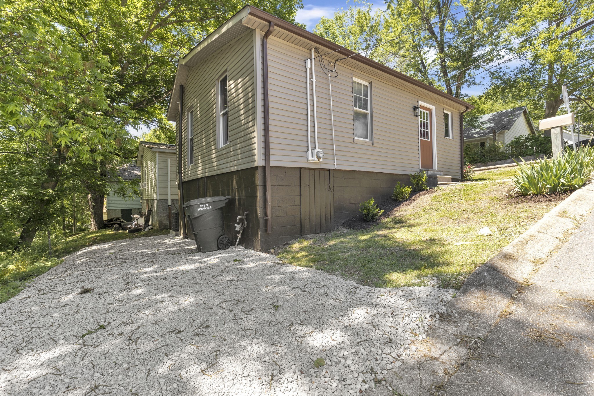 223 4th Avenue E, Springfield, TN 37172 — photo 3