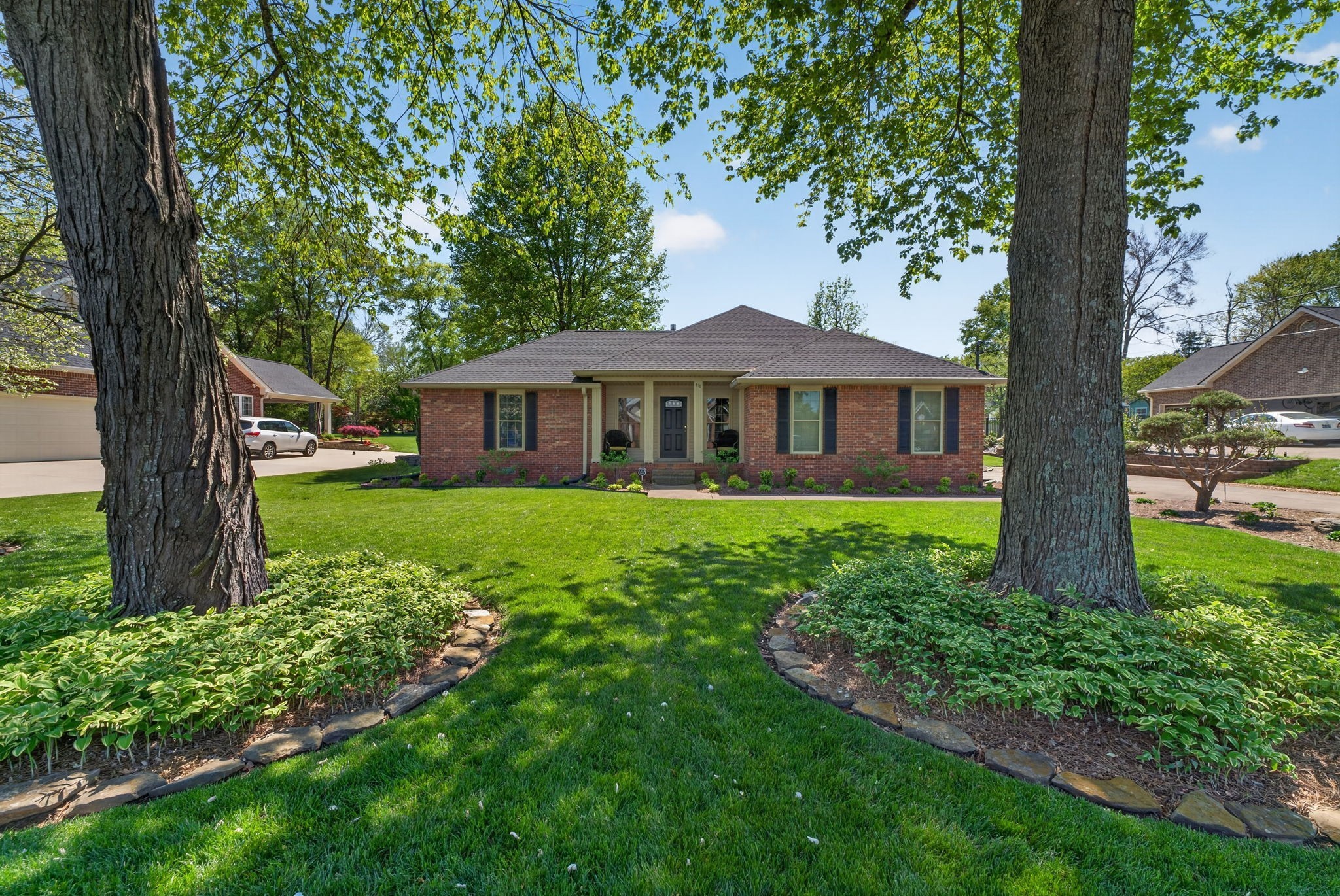 416 Adeline Dr — photo
