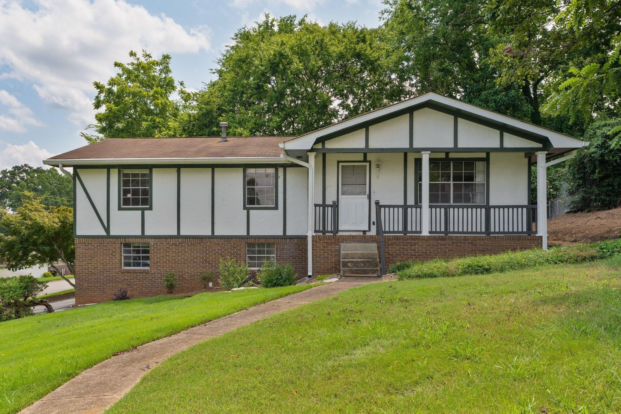 922 Wesley Drive — photo