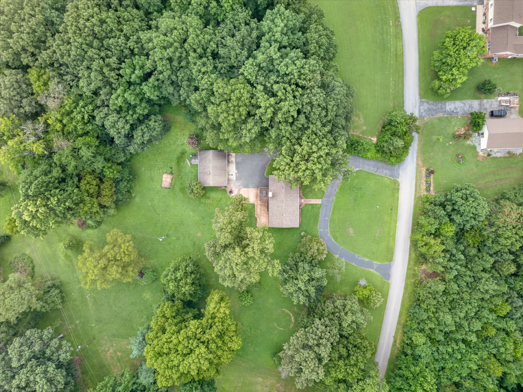 252 Edgewood Dr — photo