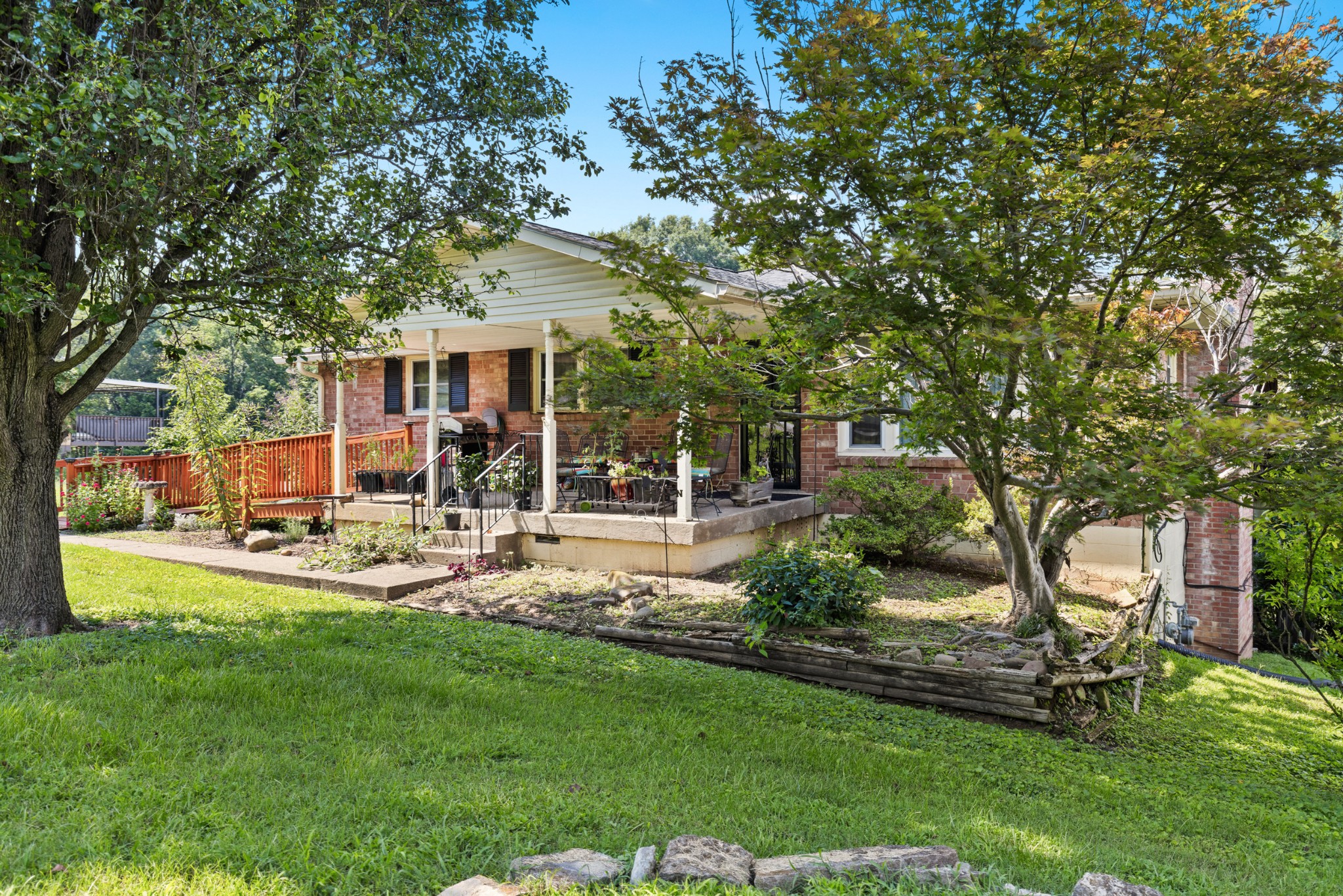 215 Shevel Dr — photo
