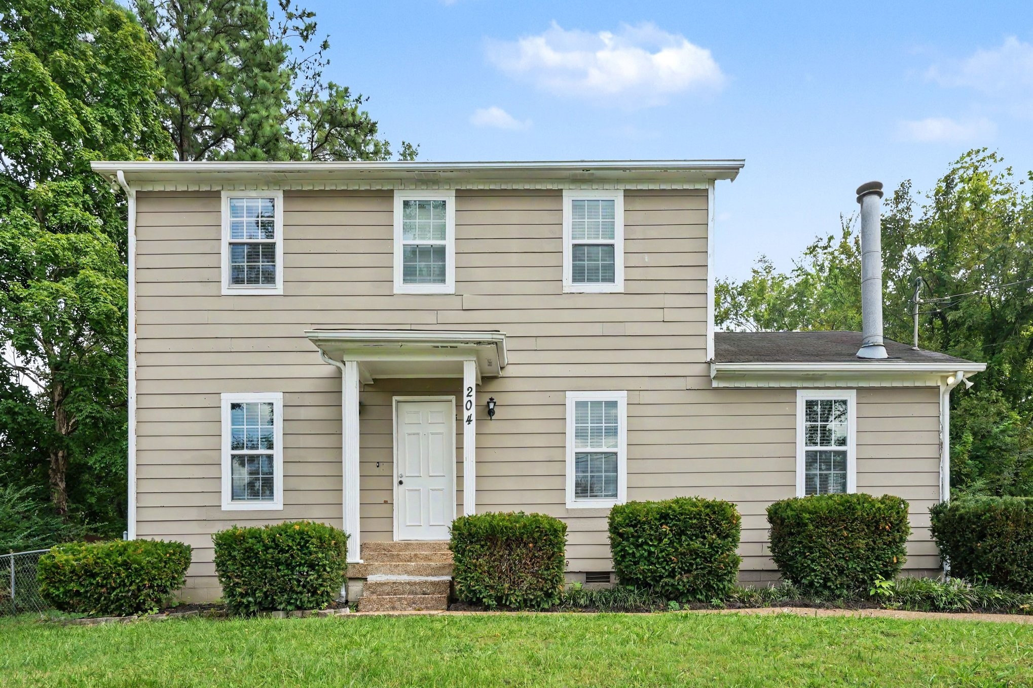 204 New Towne Ct — photo
