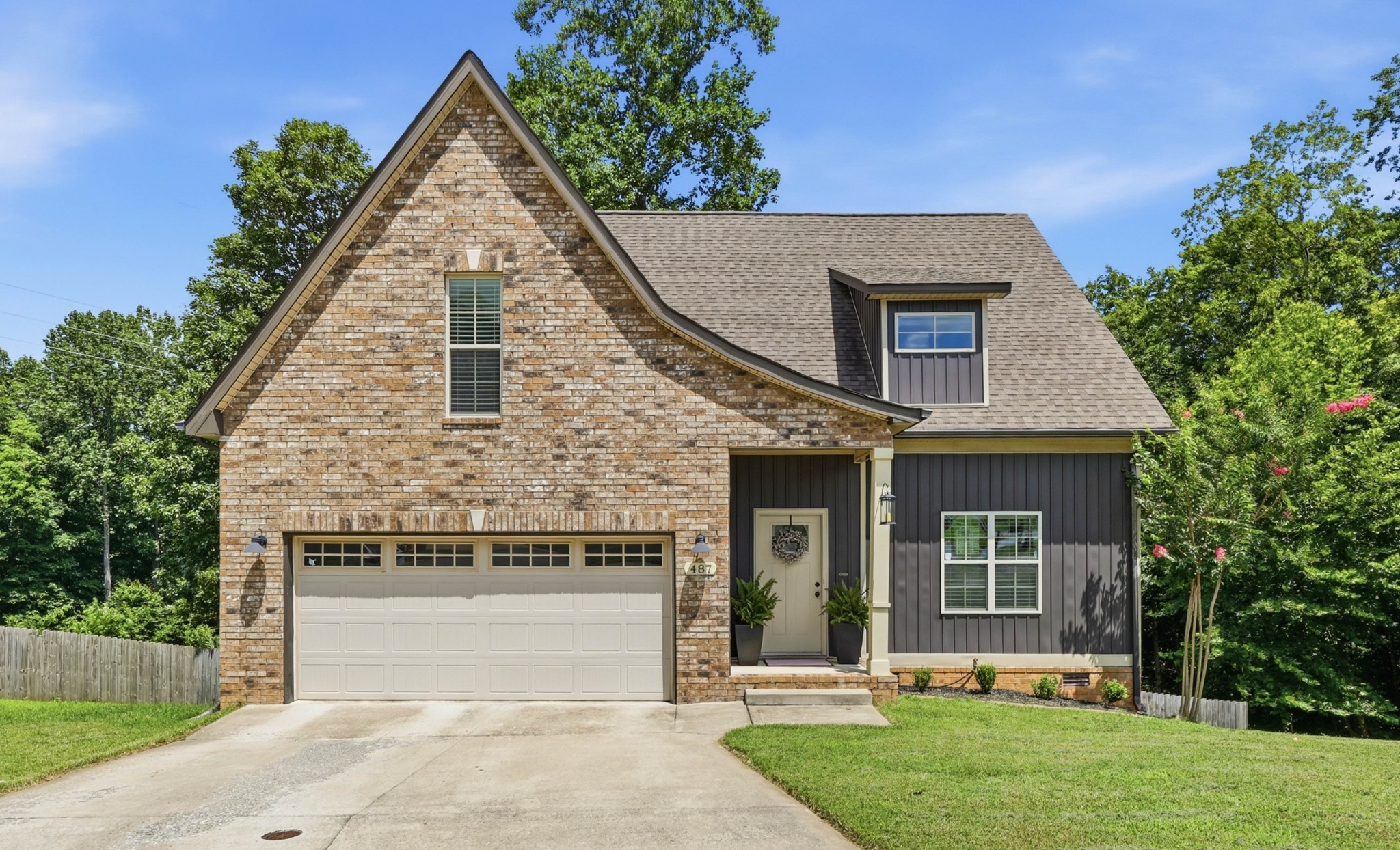 487 Parkvue Village Way — photo