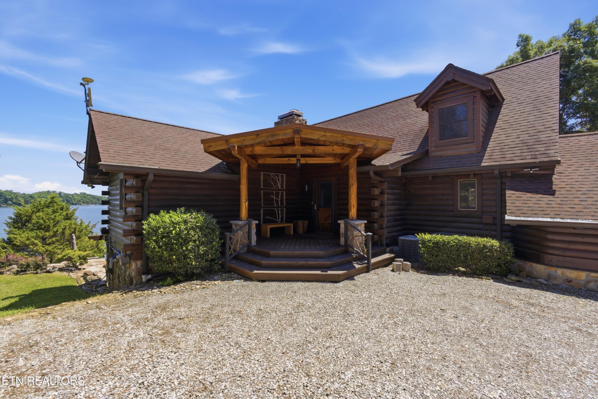 114 Chickasaw Point — photo