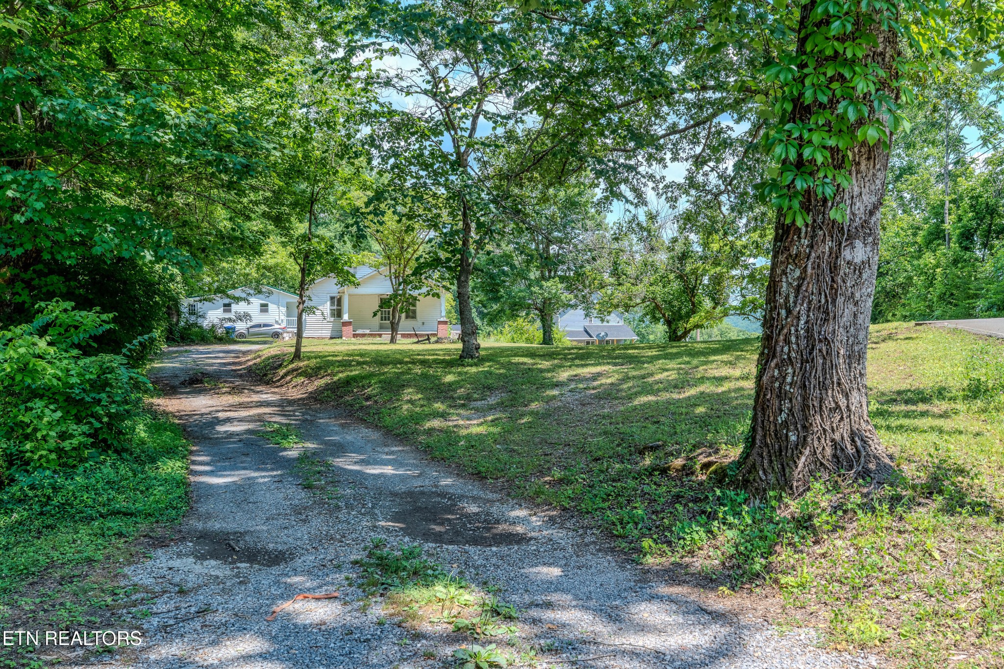 323 Lee Road, Clinton, TN 37716 — photo 2