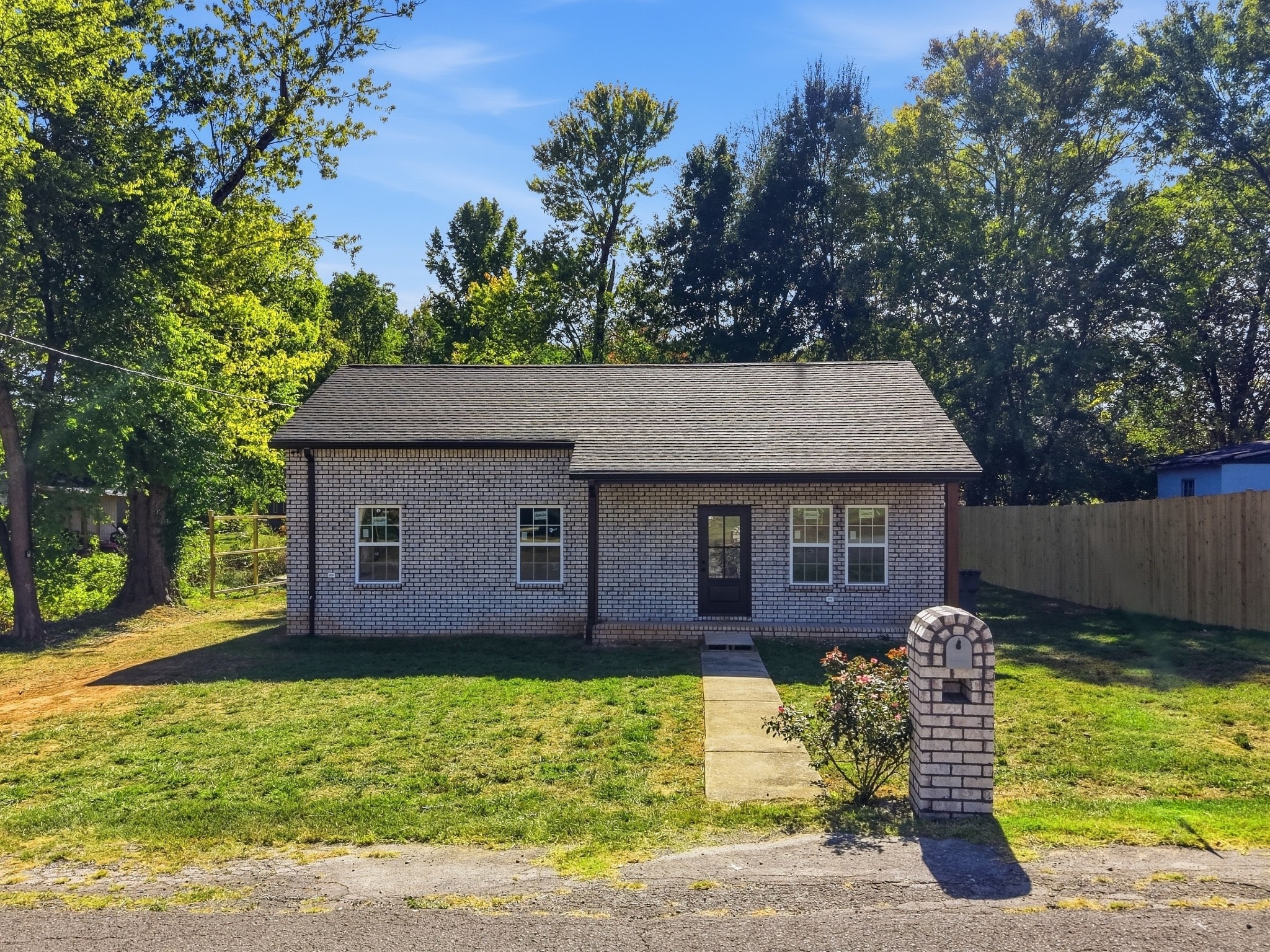 109 Woodland Dr — photo