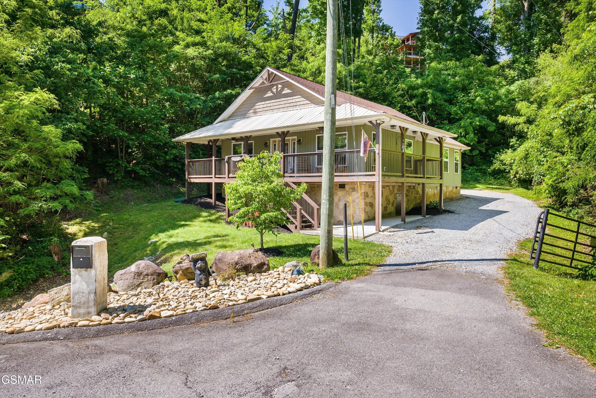 805 N Woodland Drive — photo