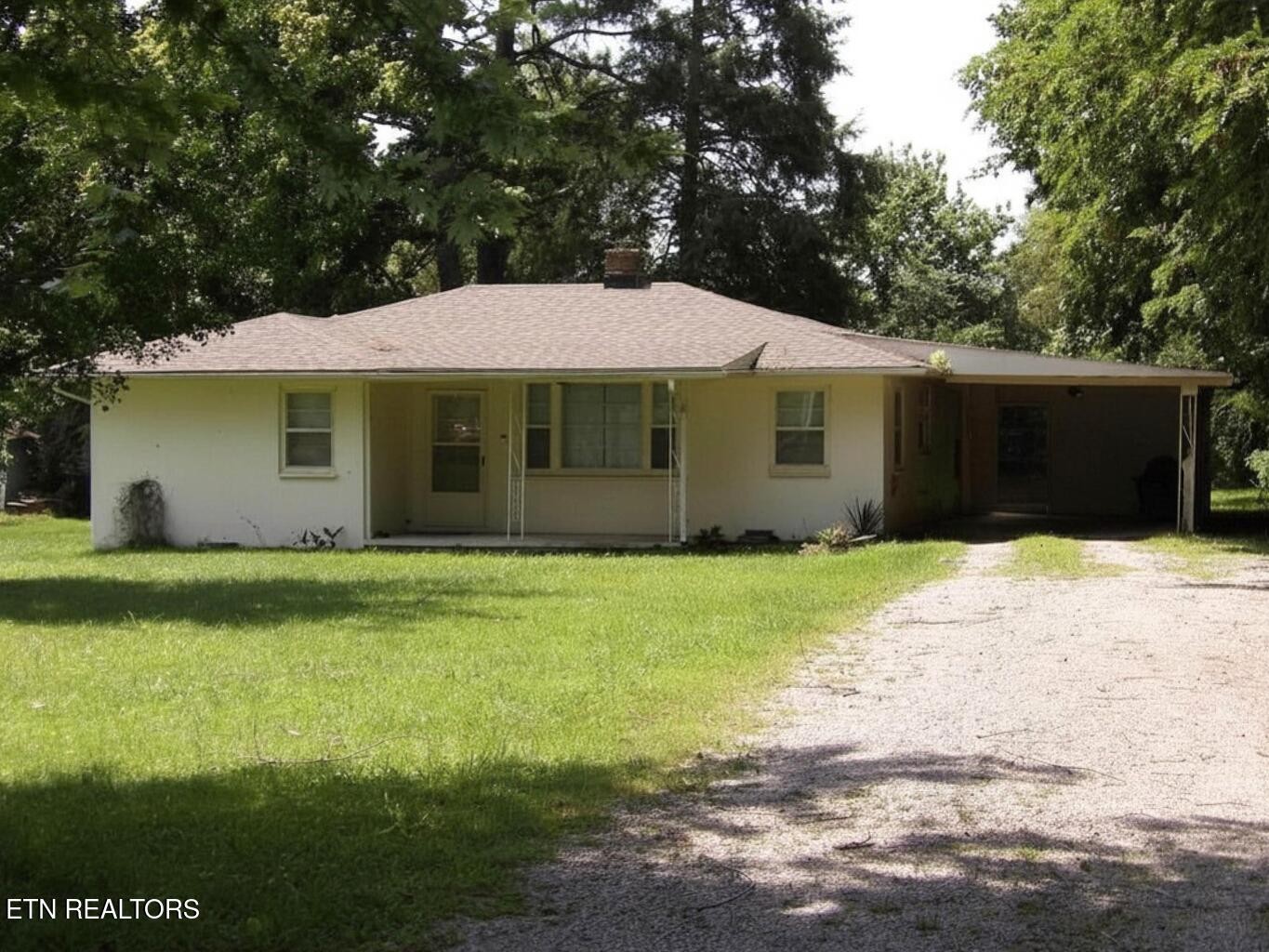 525 Woodlawn Rd — photo