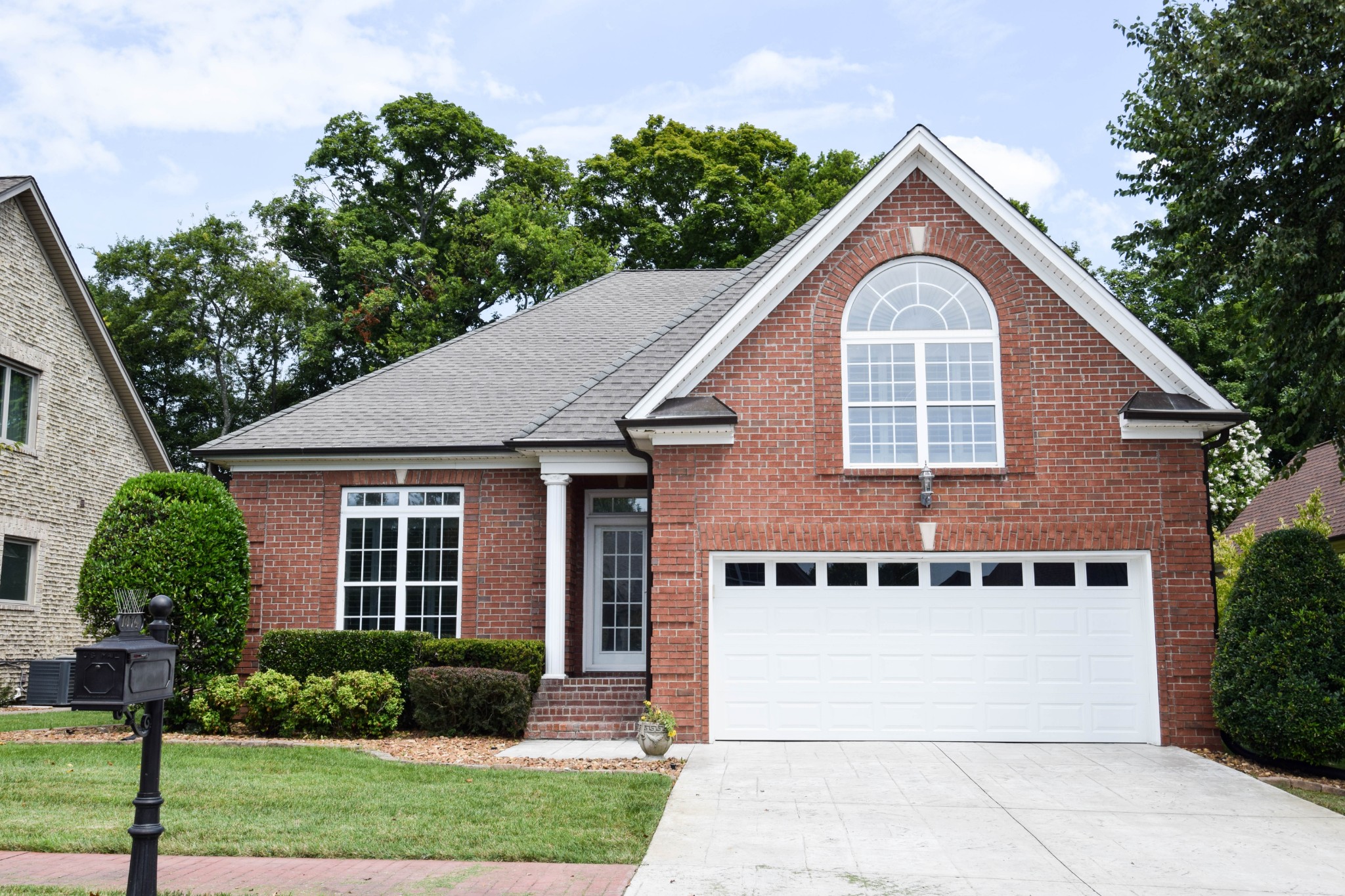 1074 Isaac Franklin Dr — photo