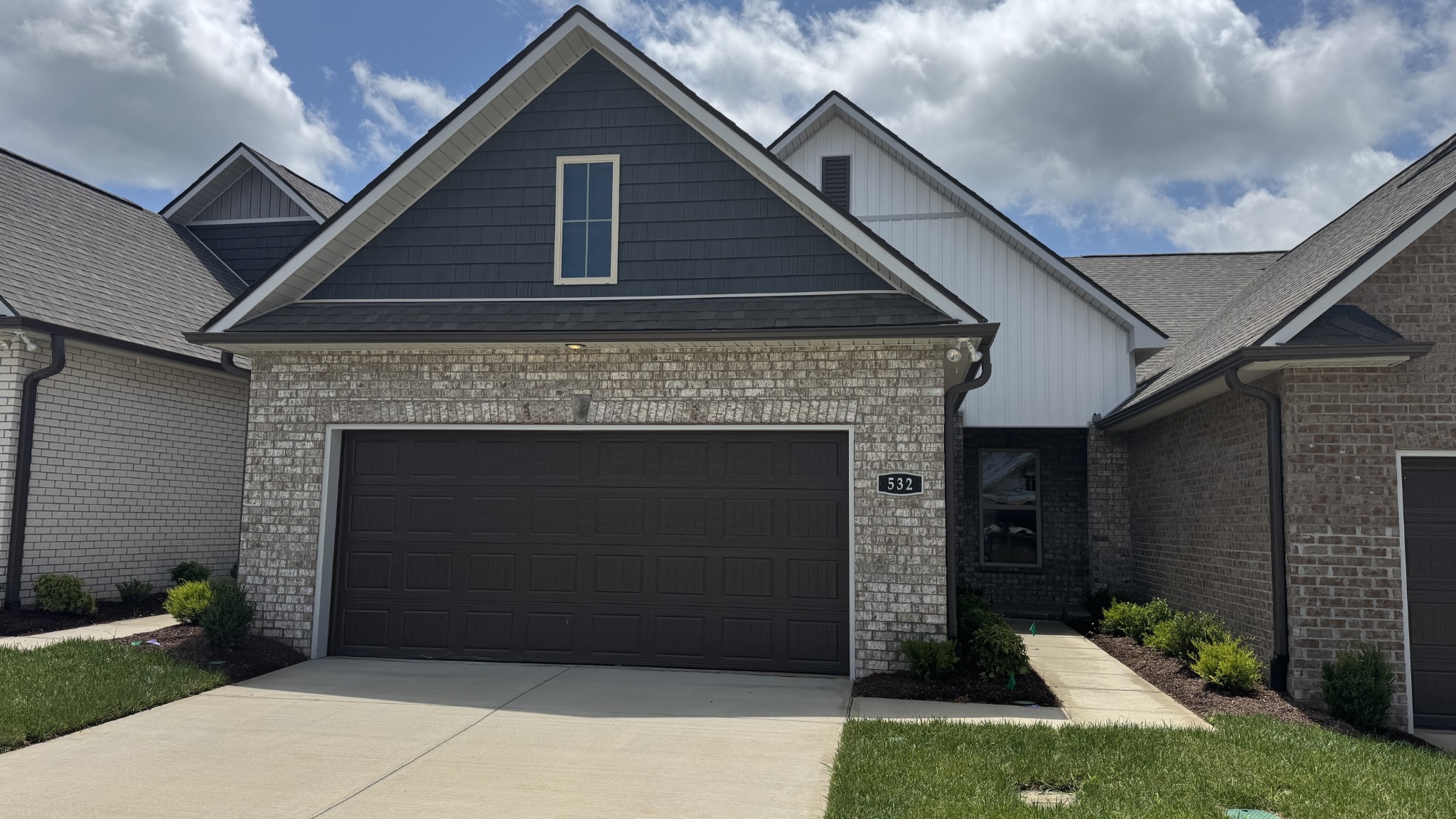 532 W Foxrun — photo