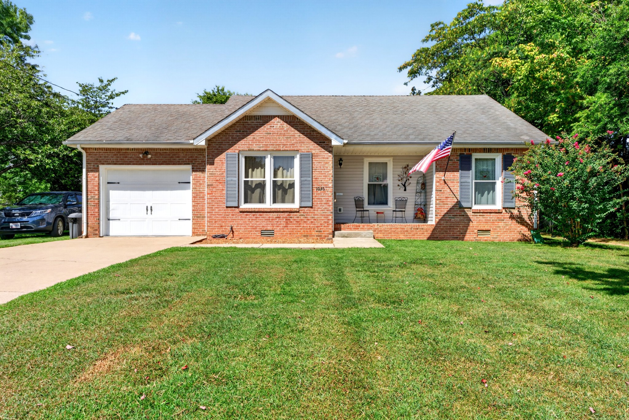1036 Angela Dr — photo