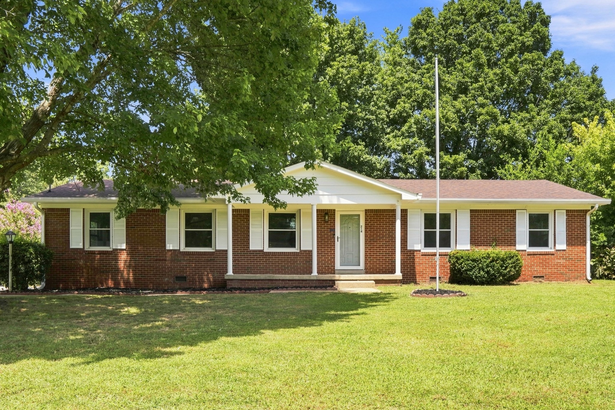 214 Stonewall Rd — photo