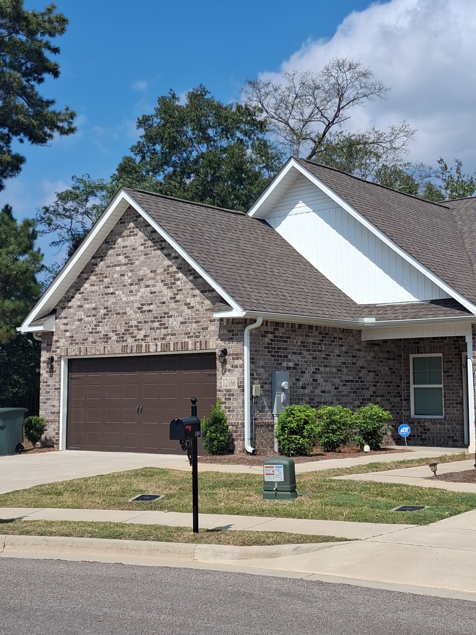 12166 Meadow Place Lane — photo