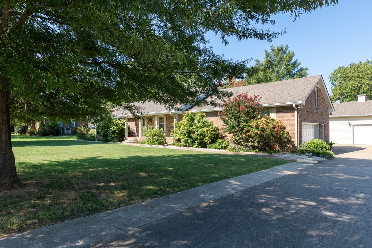 720 Treasury Ln — photo