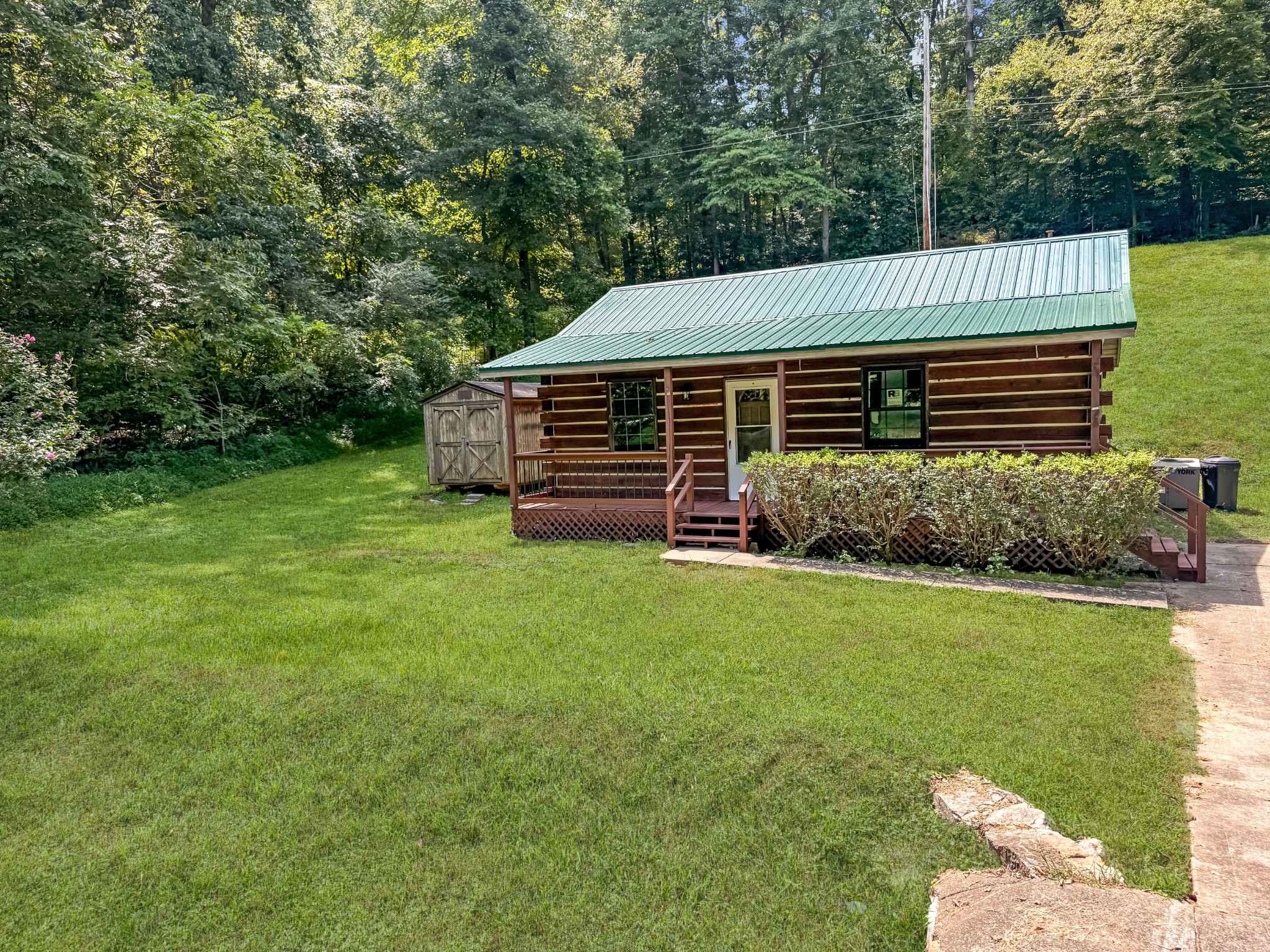 165 Lakeshore Dr — photo