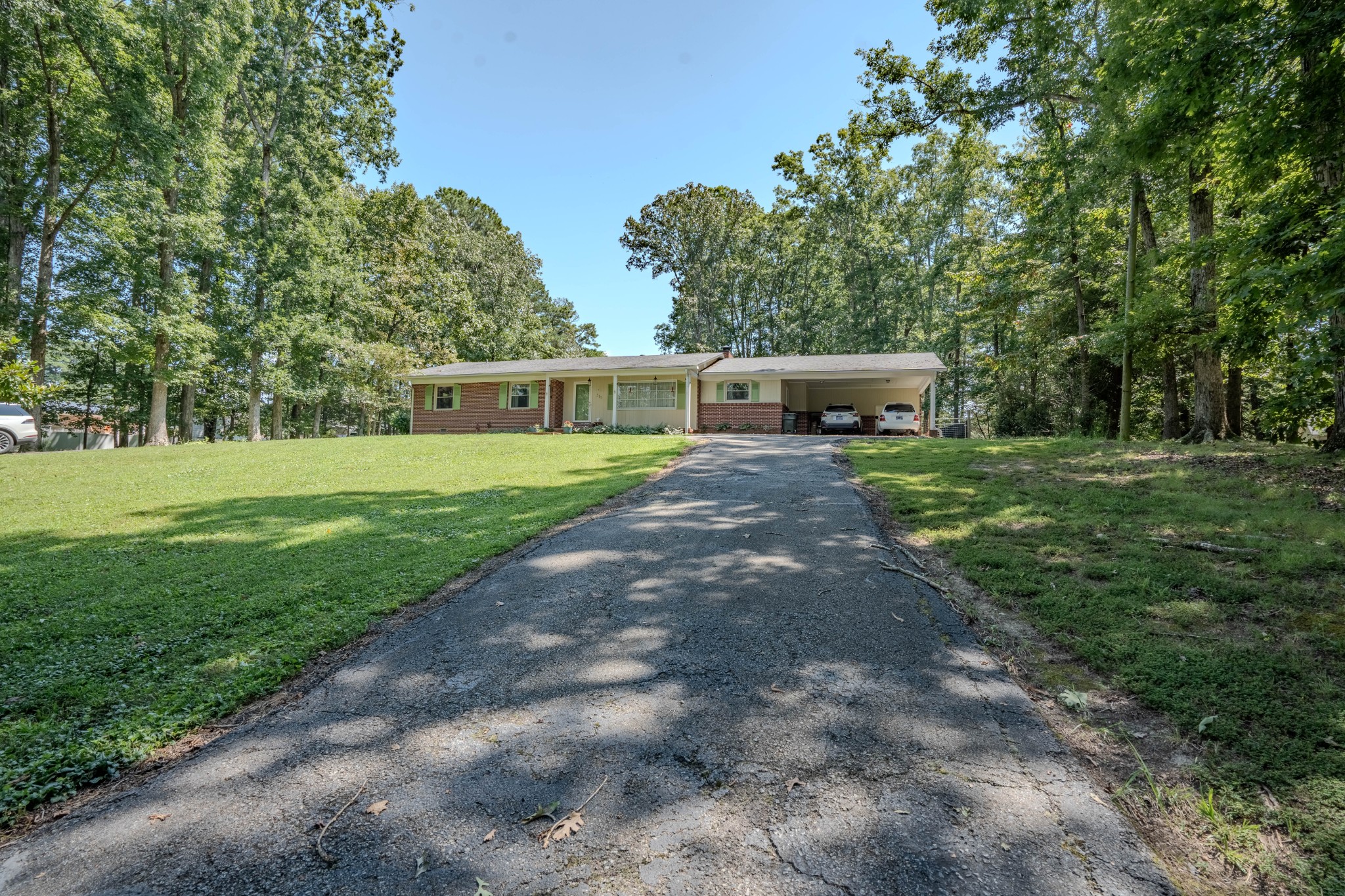 311 Gale Ln — photo