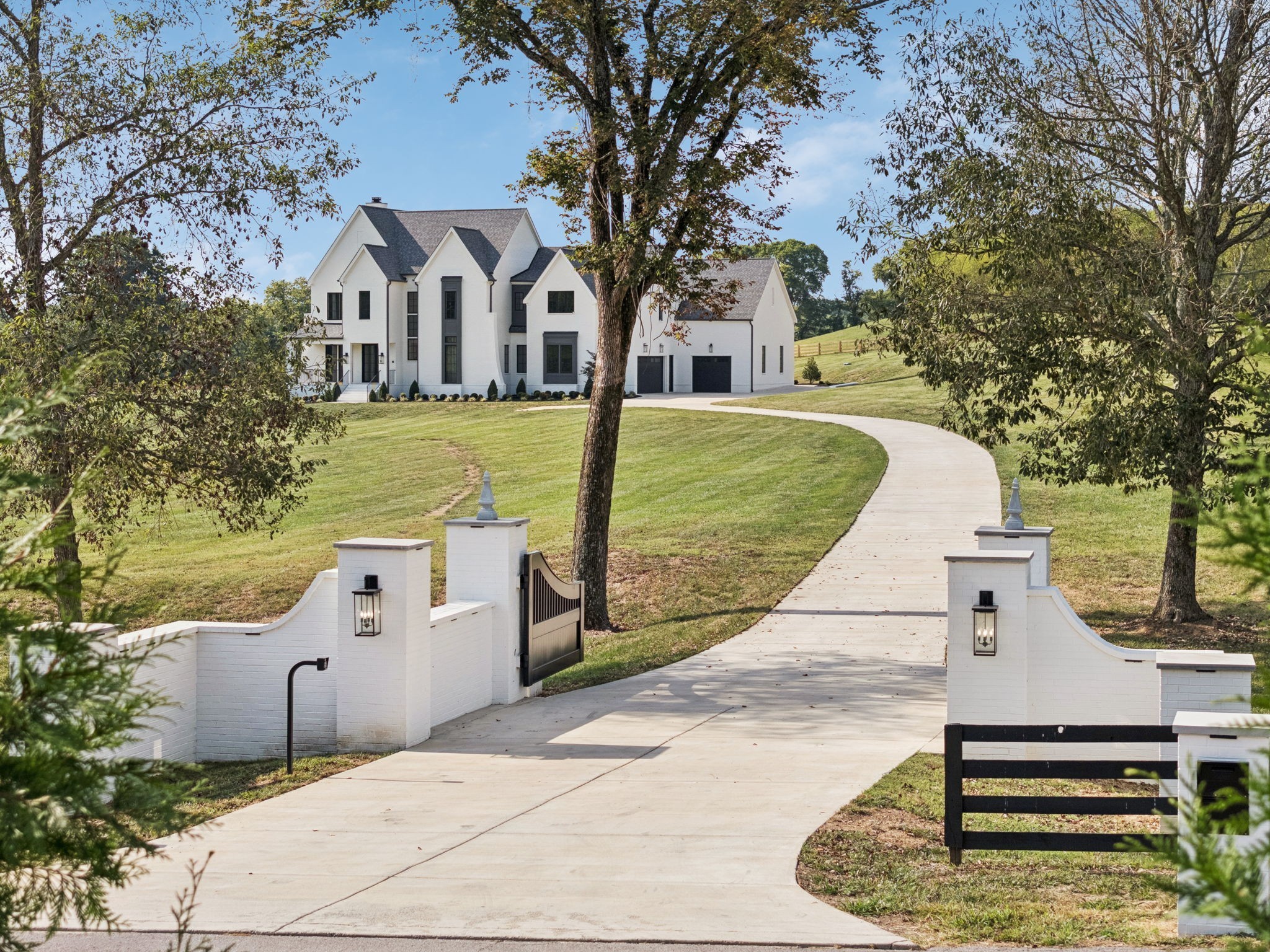 2245 Skinner Rd — photo