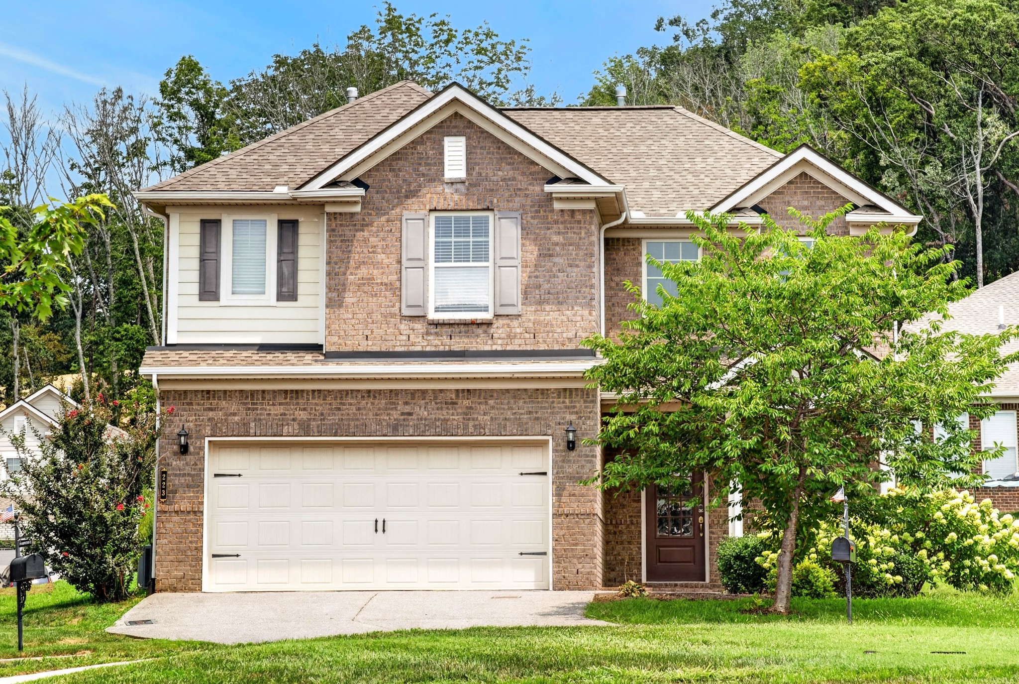 223 Hempstead Ct — photo