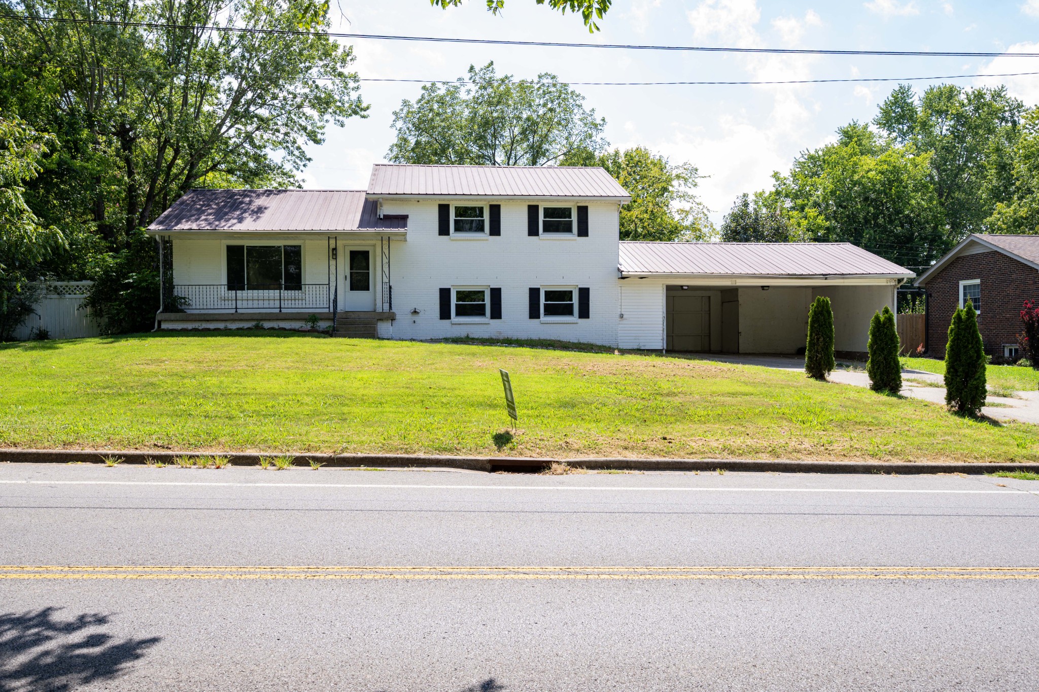 304 Lafayette Rd — photo