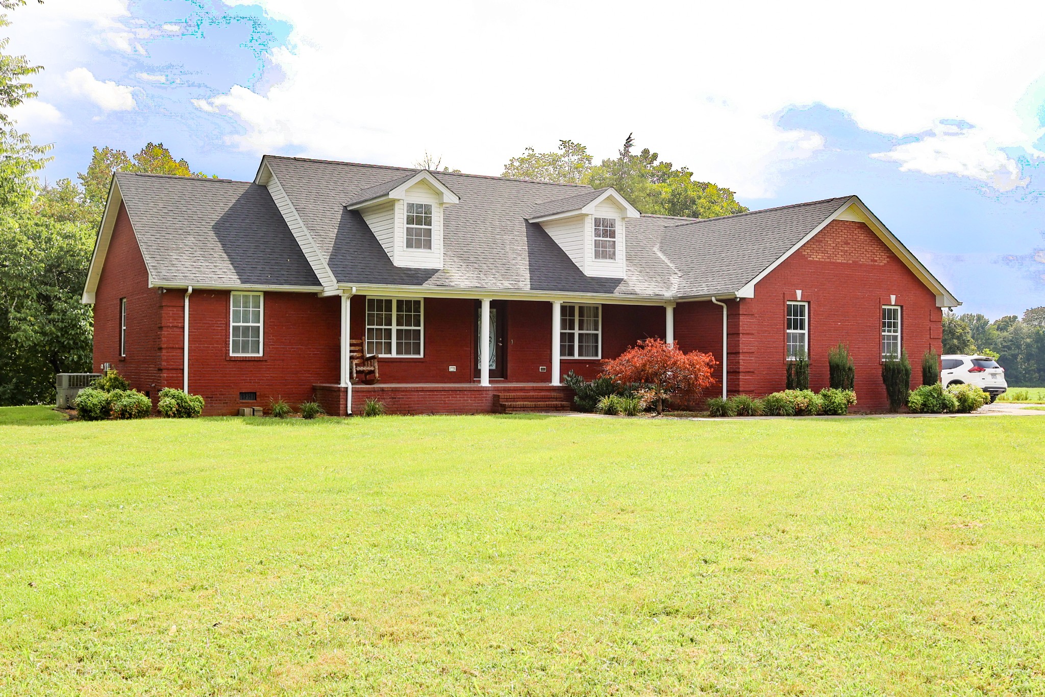 4693 Shelbyville Rd — photo
