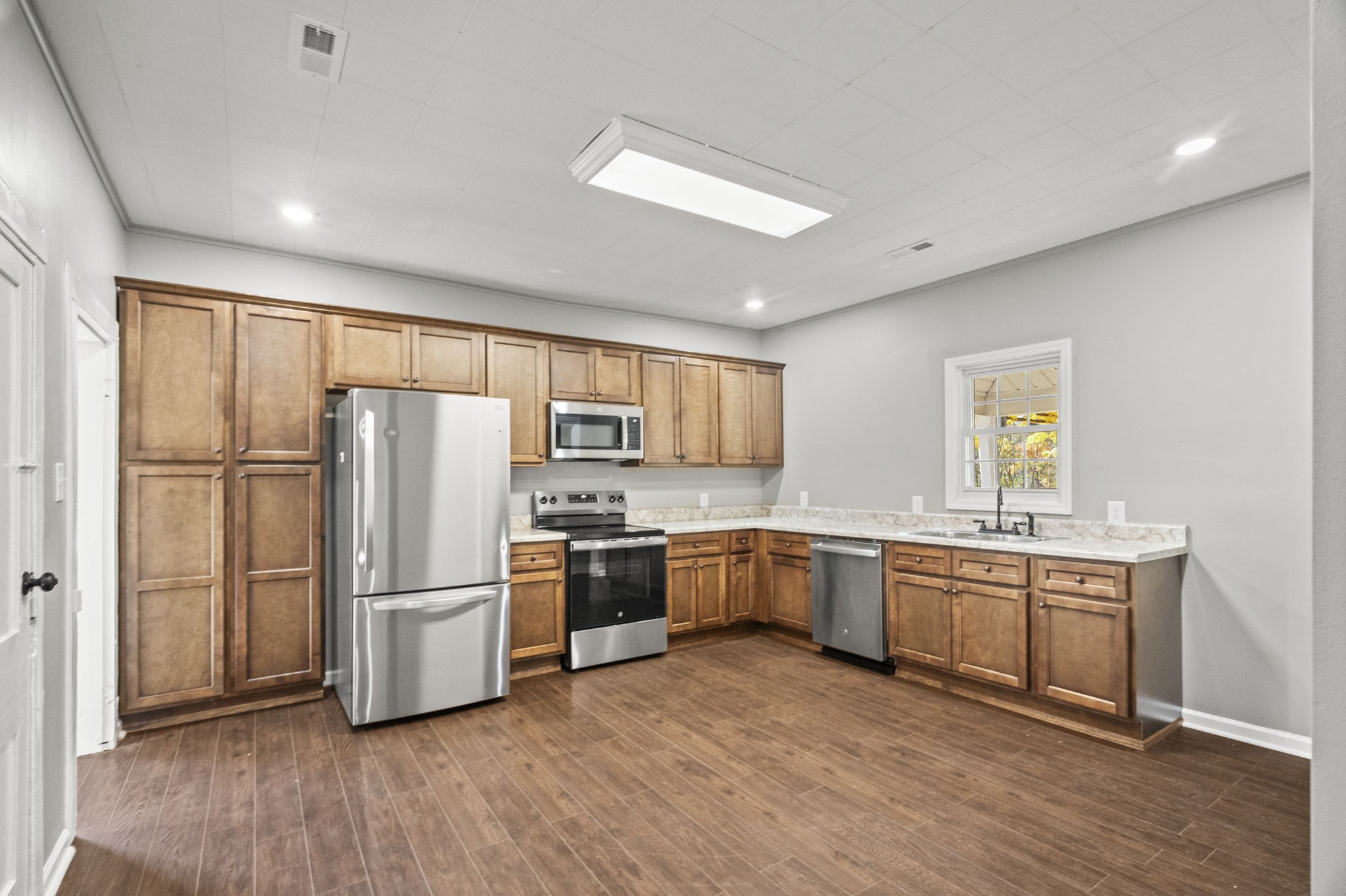 6081 Lakeview Road, Springfield, TN 37172 — photo 2