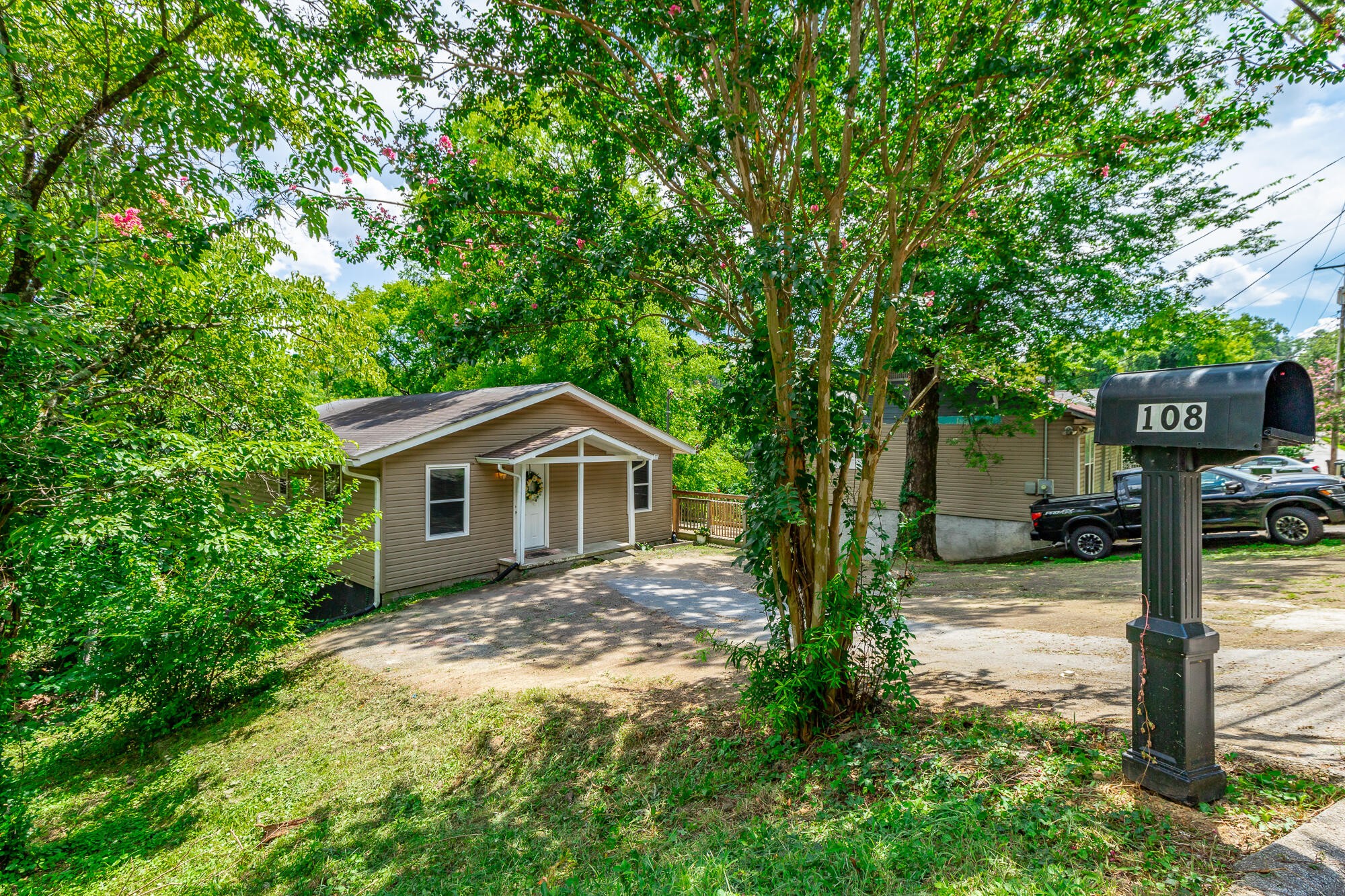 108 S Seminole Drive — photo