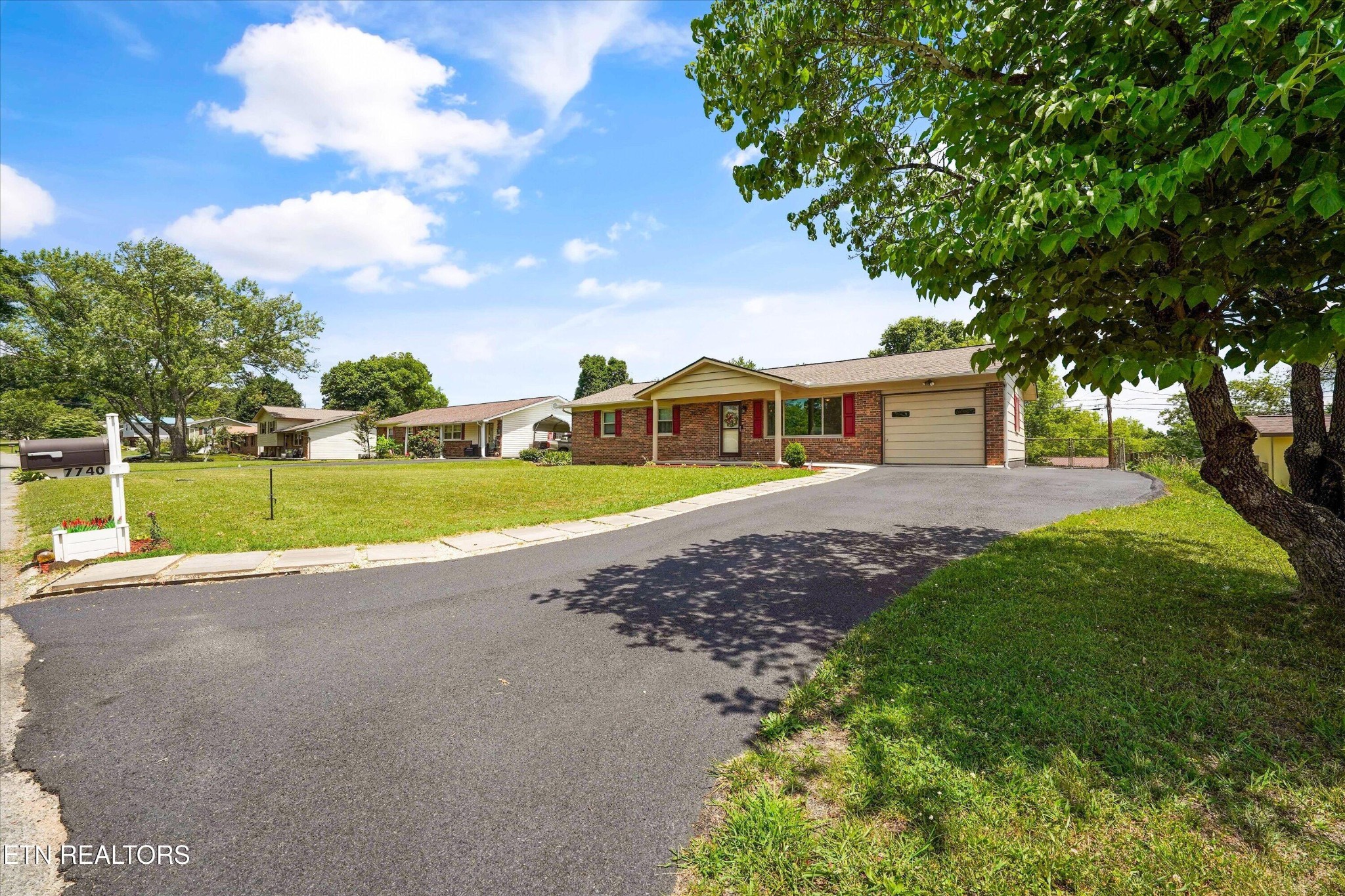7740 Ashley Road, Powell, TN 37849 — photo 2