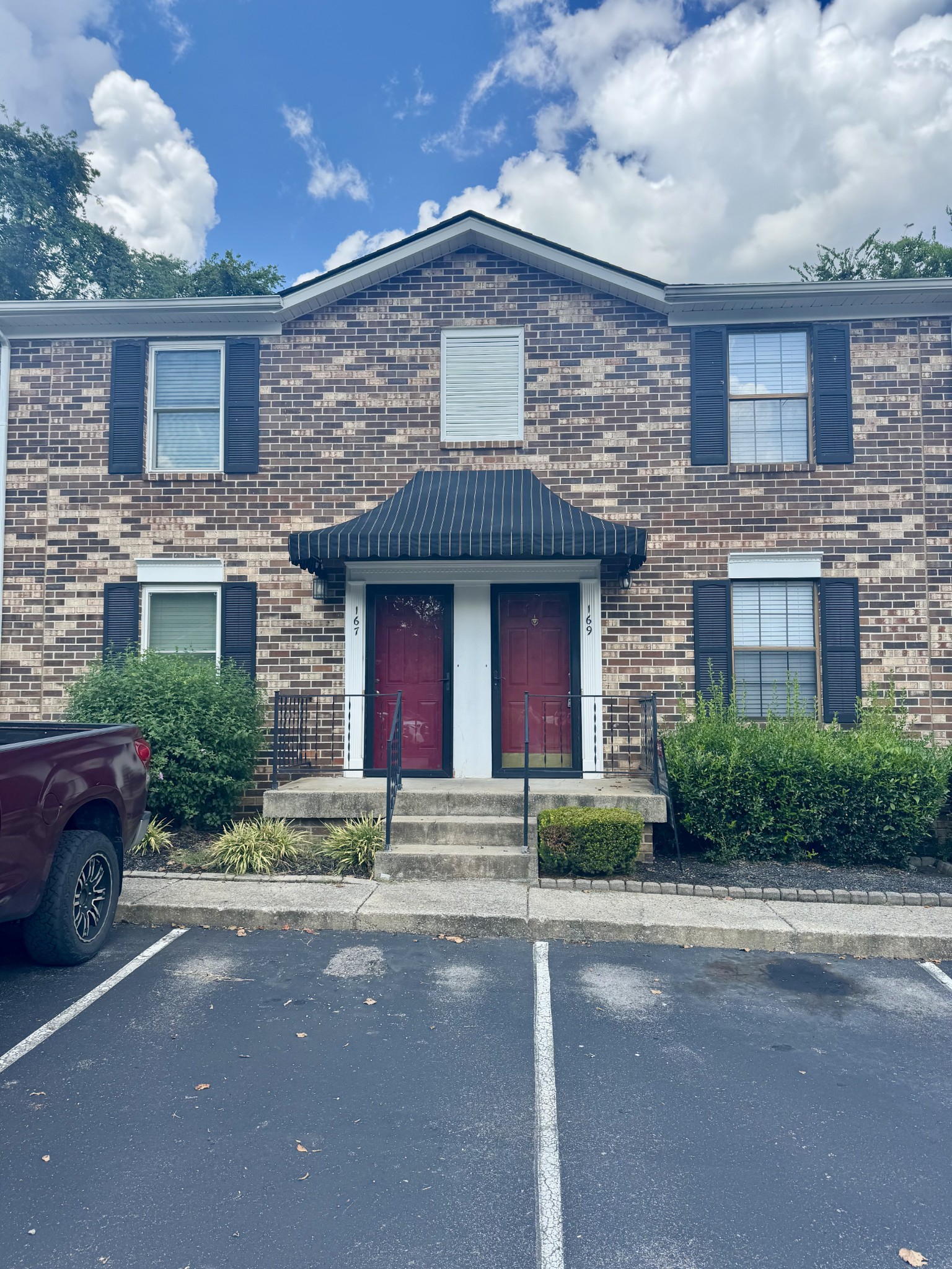 169 Edgewood Dr — photo