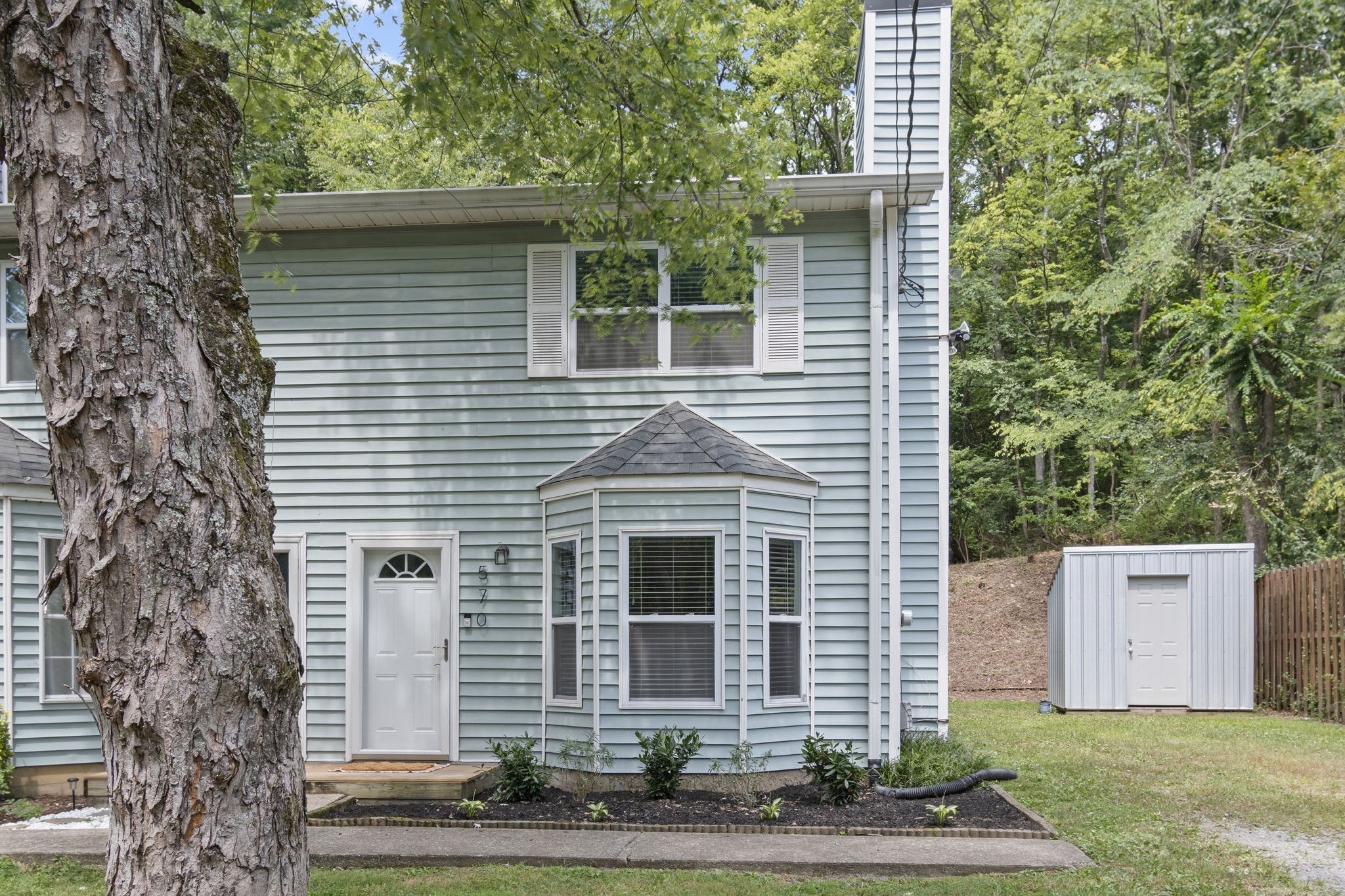 570 Holt Valley Rd — photo