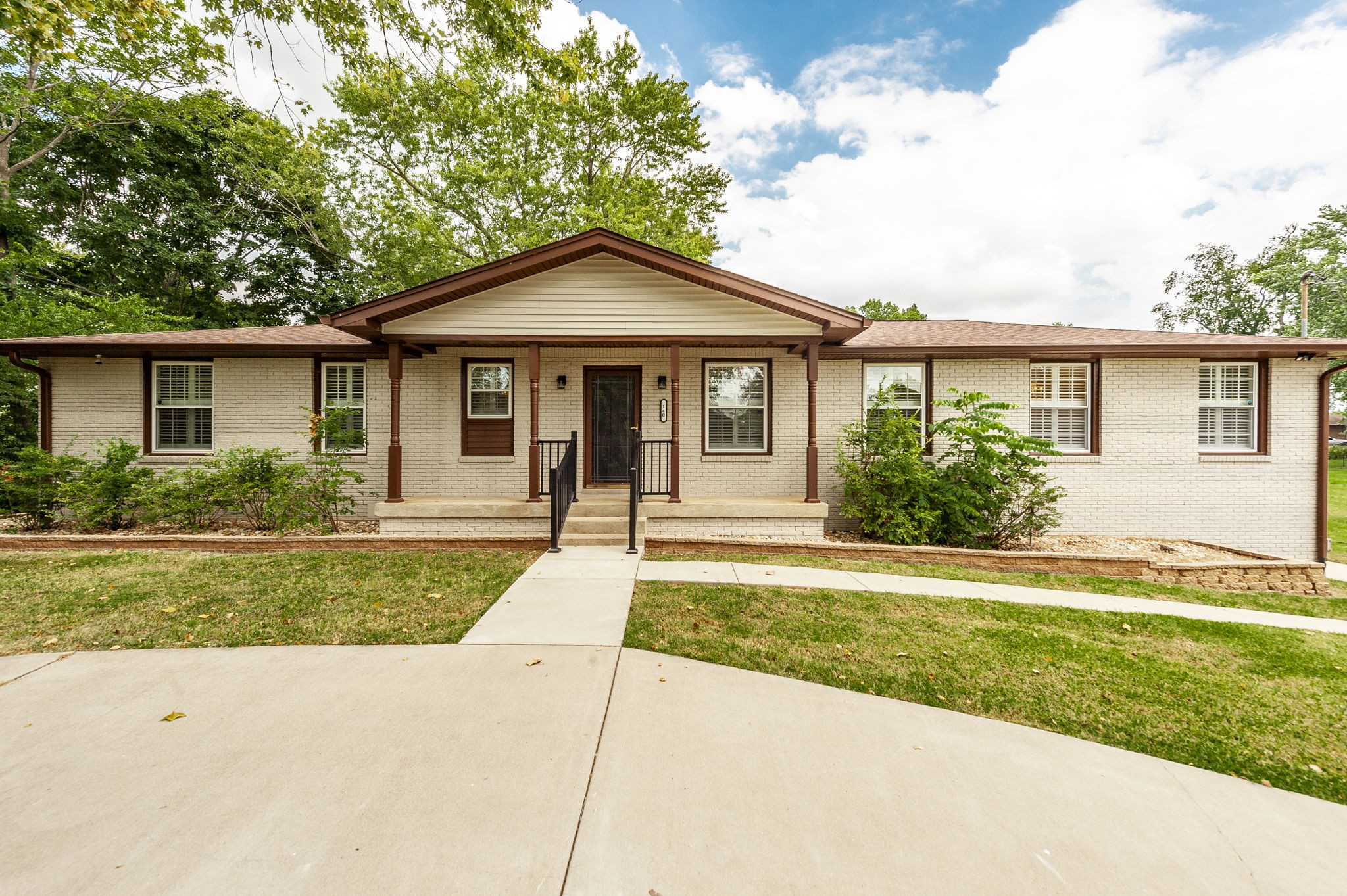 140 La Plaza Dr — photo
