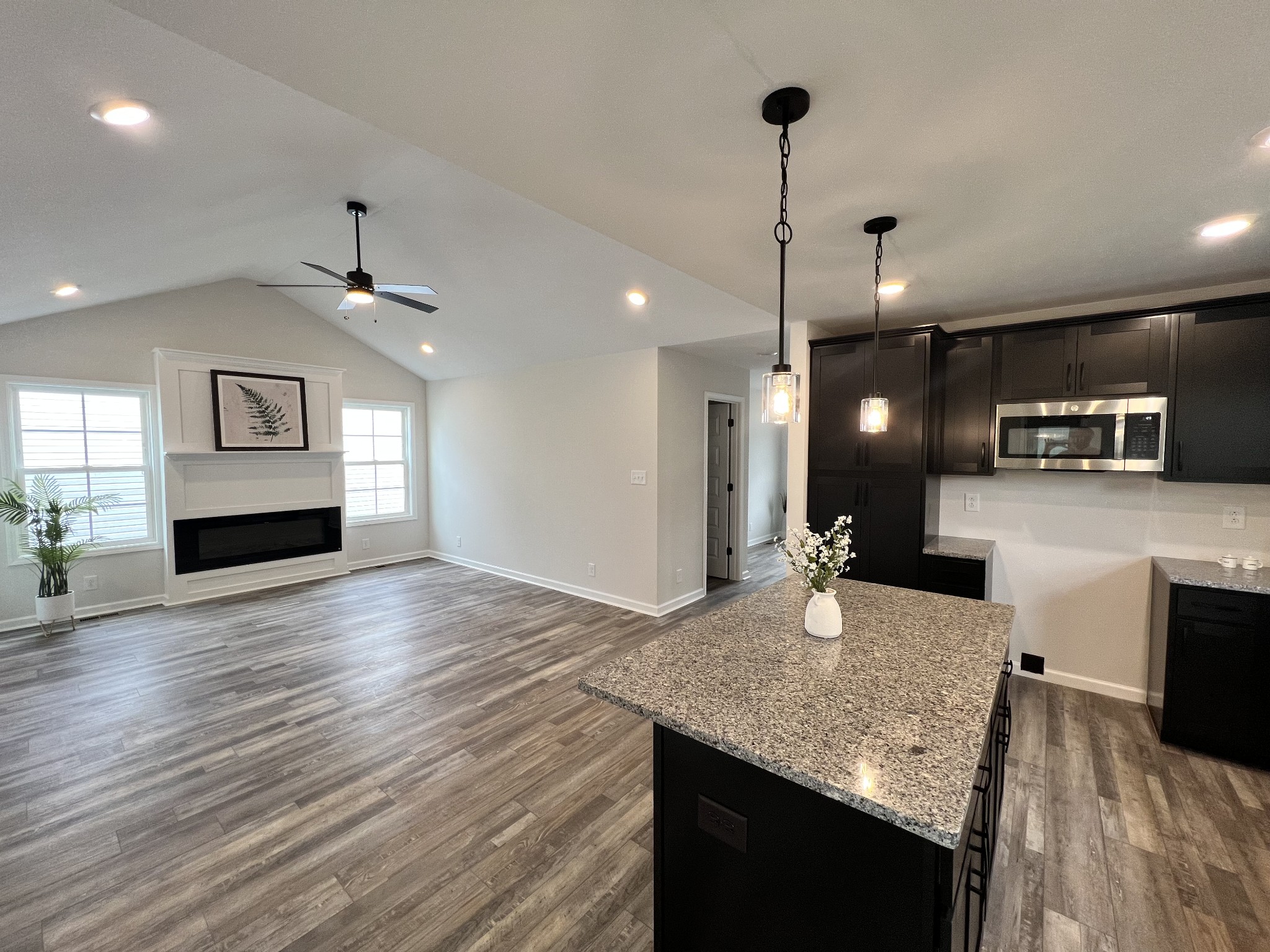 1154 Tybee Dr — photo