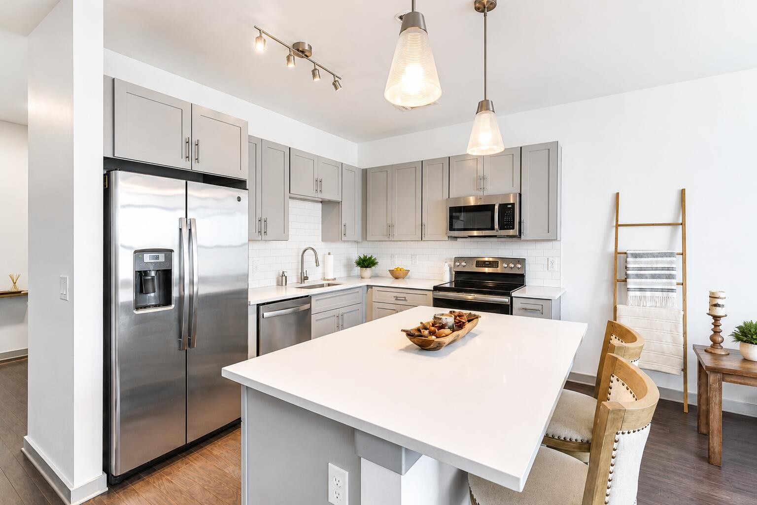 1638 54th Ave Apt 328 — photo