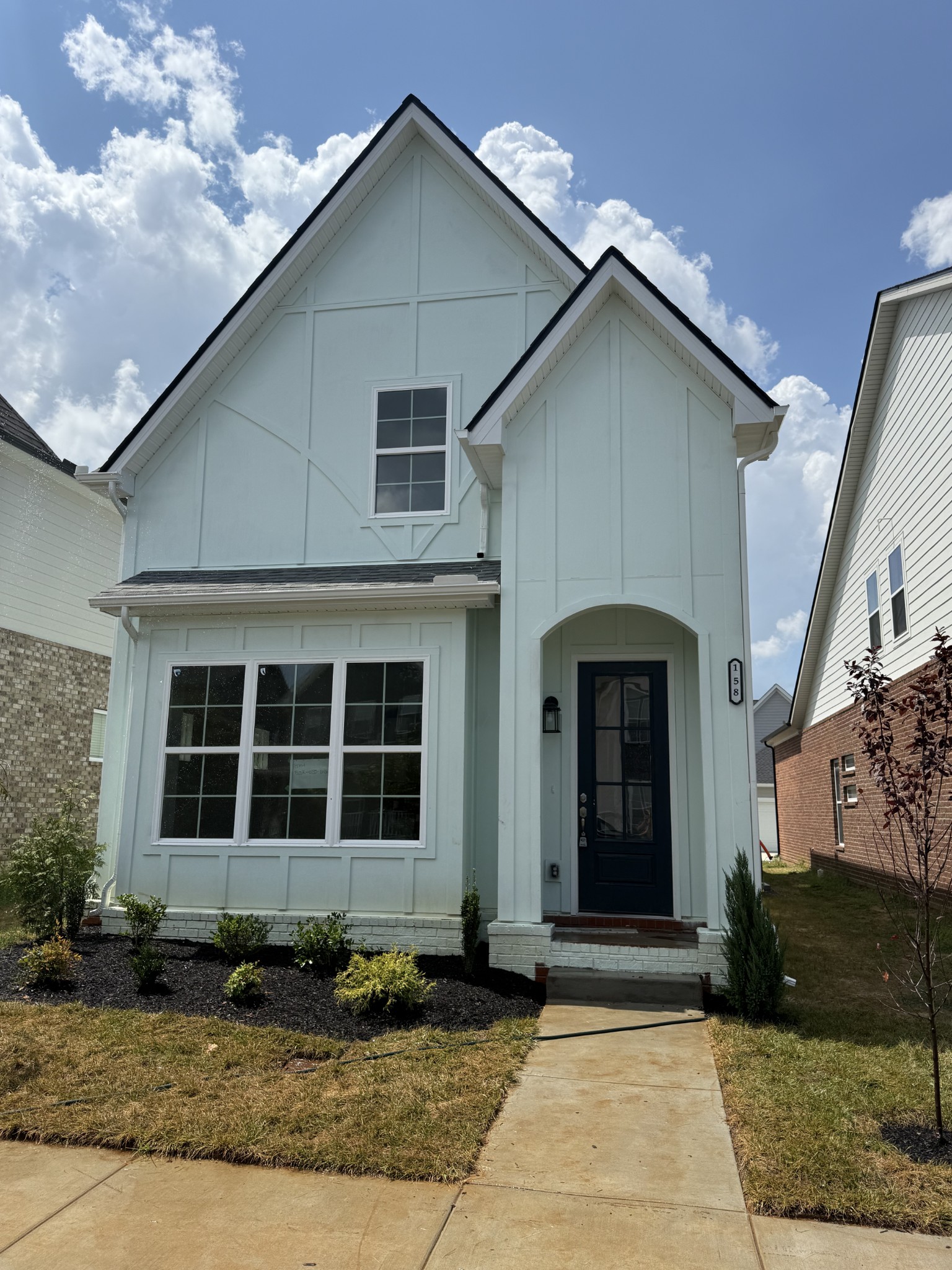 158 Oasis Dr — photo