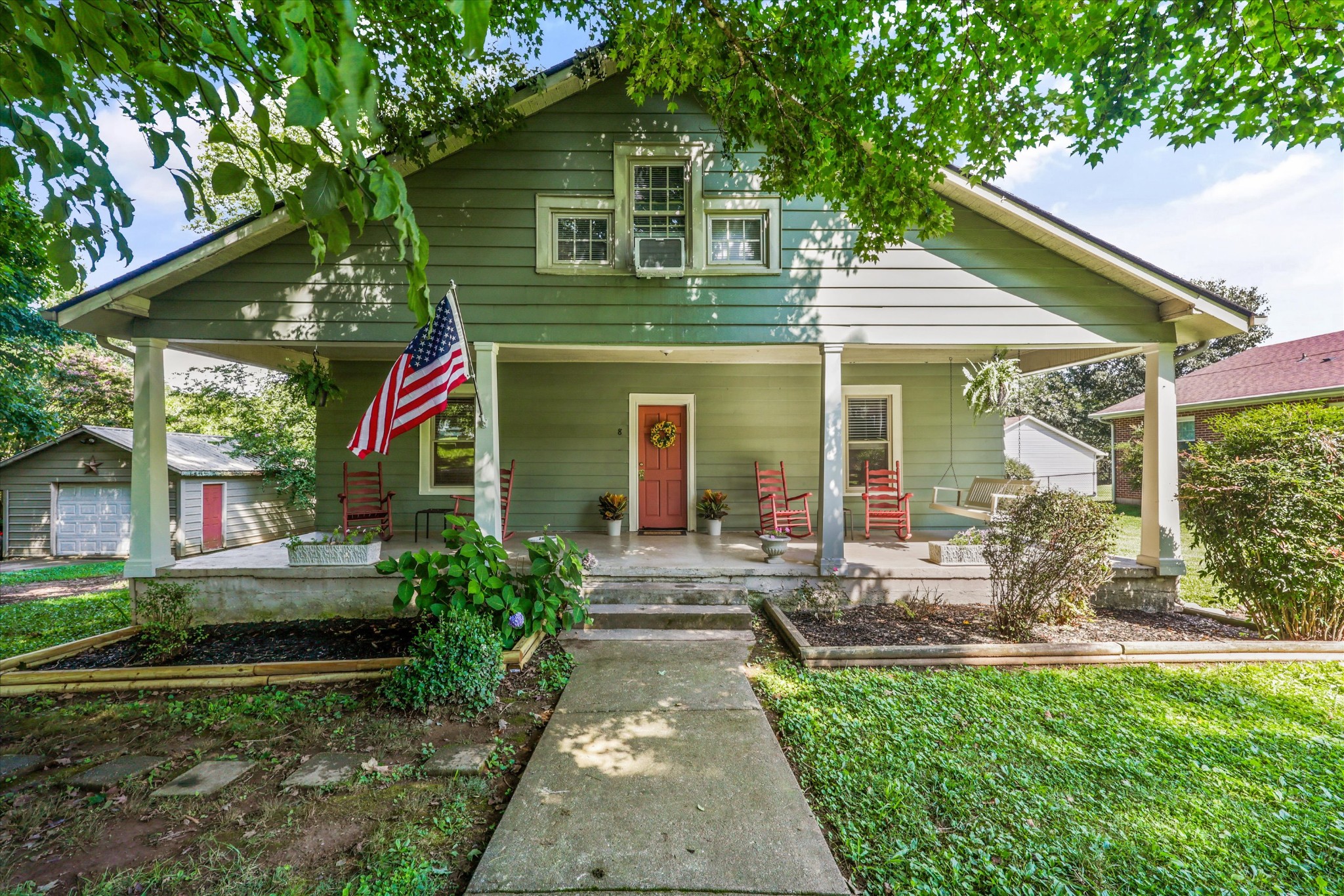 8 W Farrell St — photo