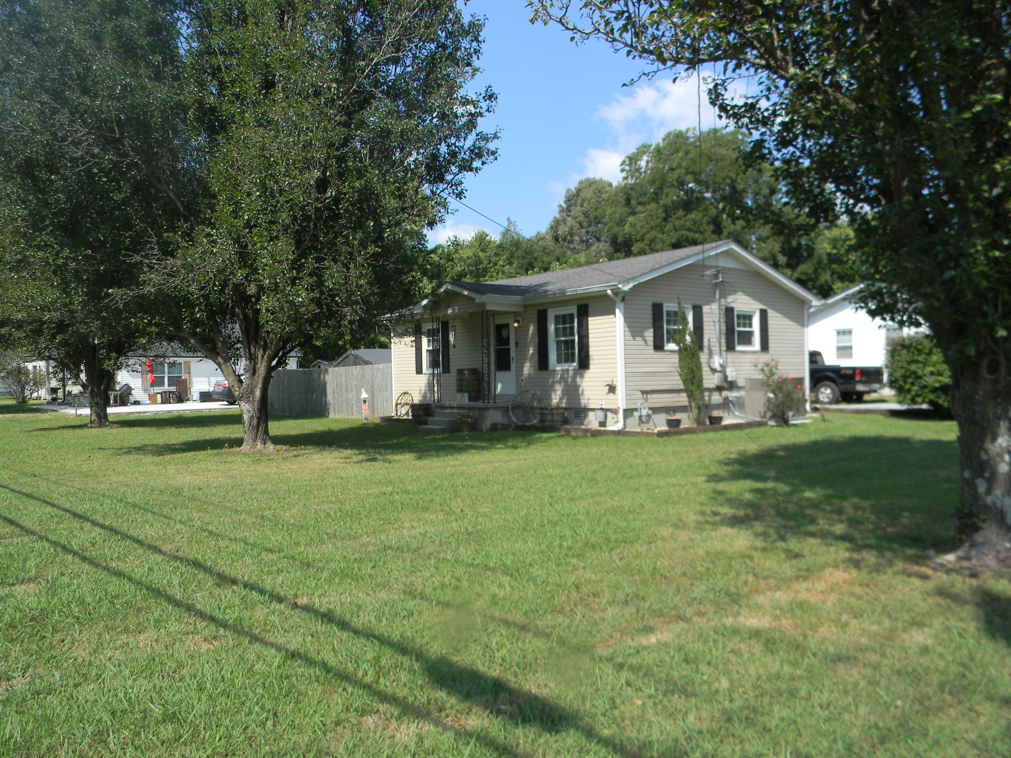 1119 E Grundy St — photo