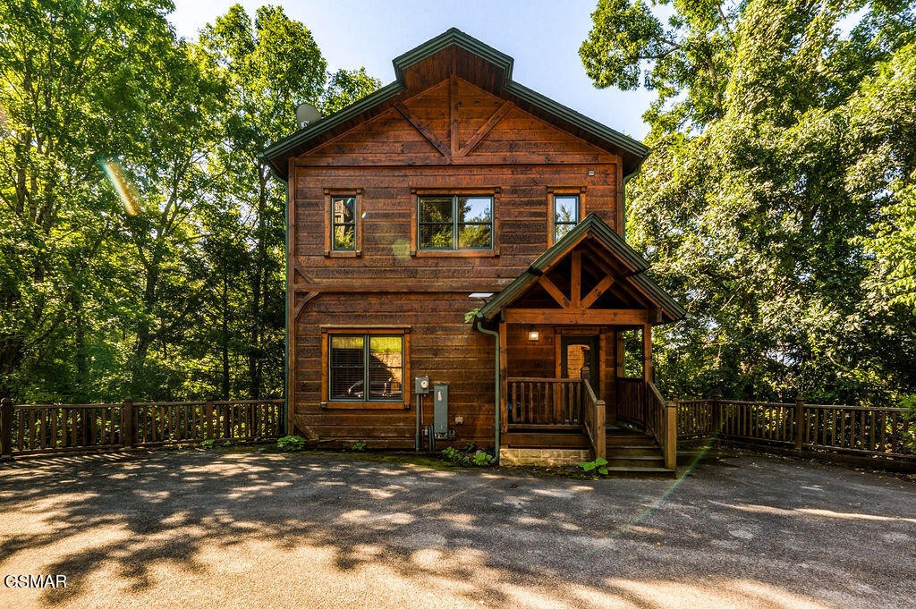 807 Great Smoky Way — photo