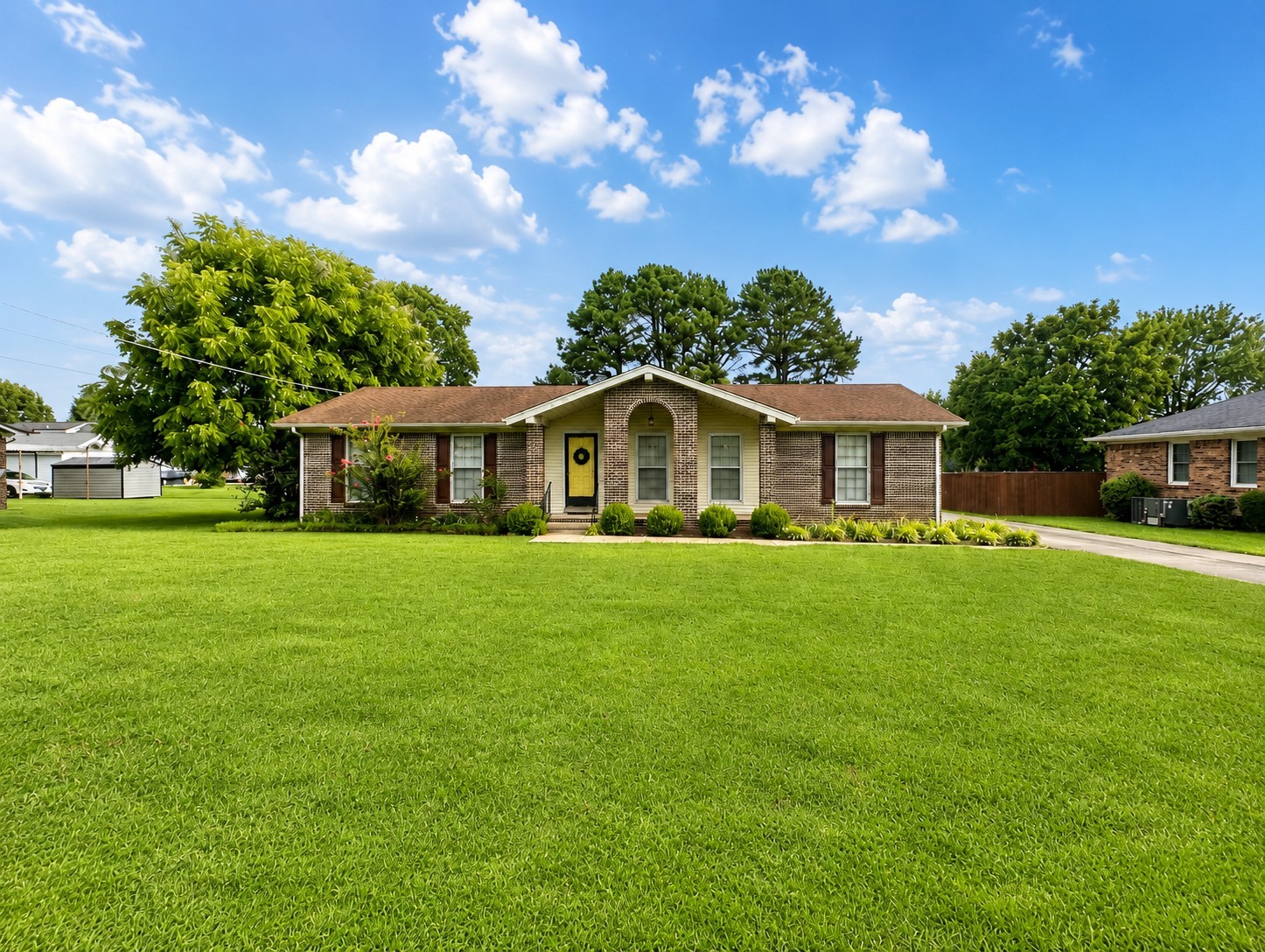 1008 Brindley Dr — photo