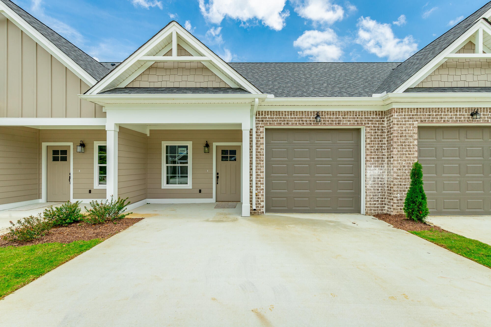 2594 Bannerman Lane — photo