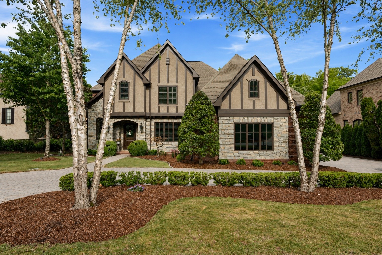 517 Excalibur Ct — photo