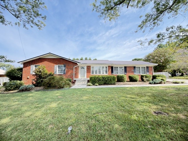 310 Woodland Dr — photo
