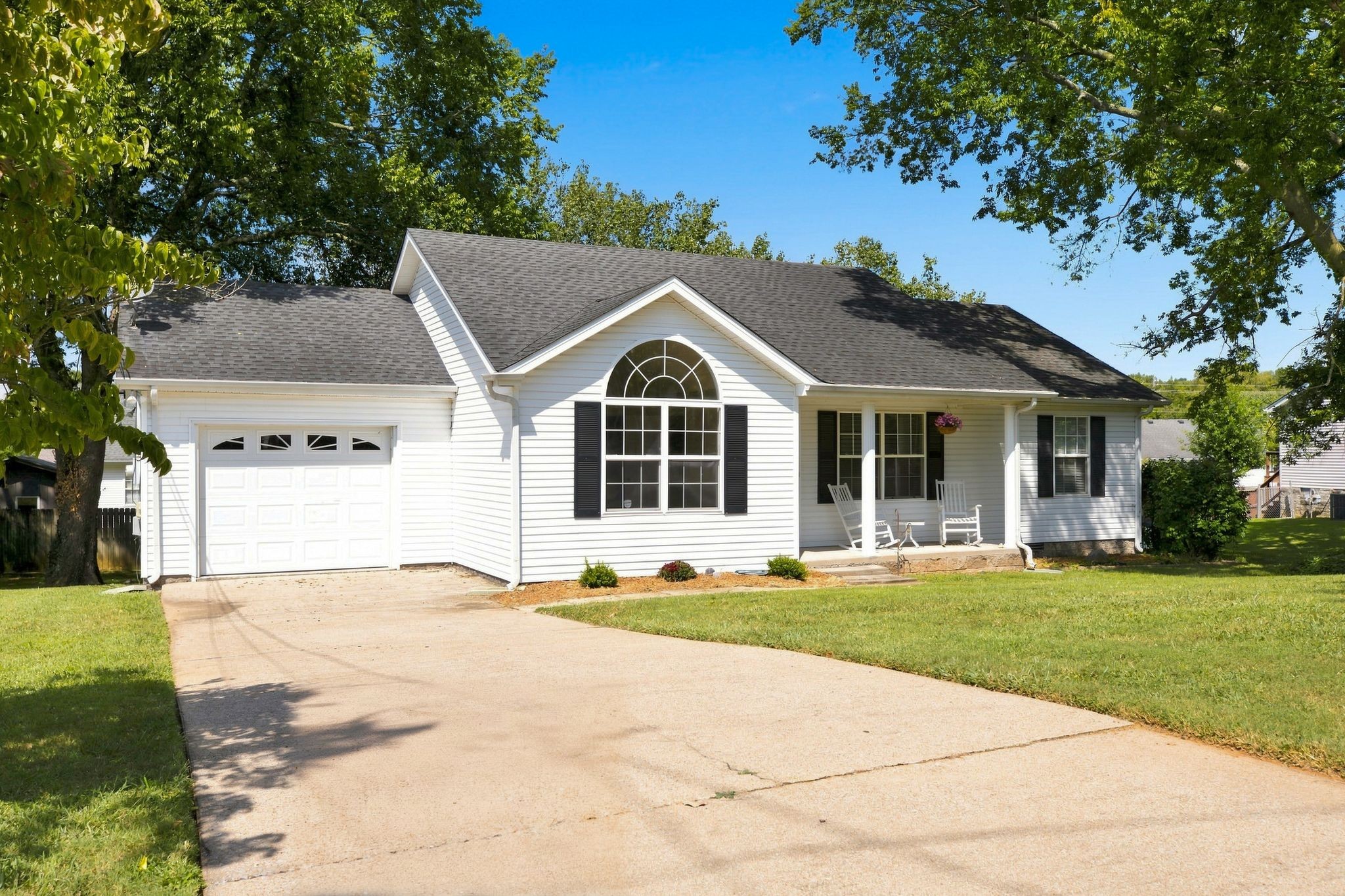 1119 Sentry Ct — photo