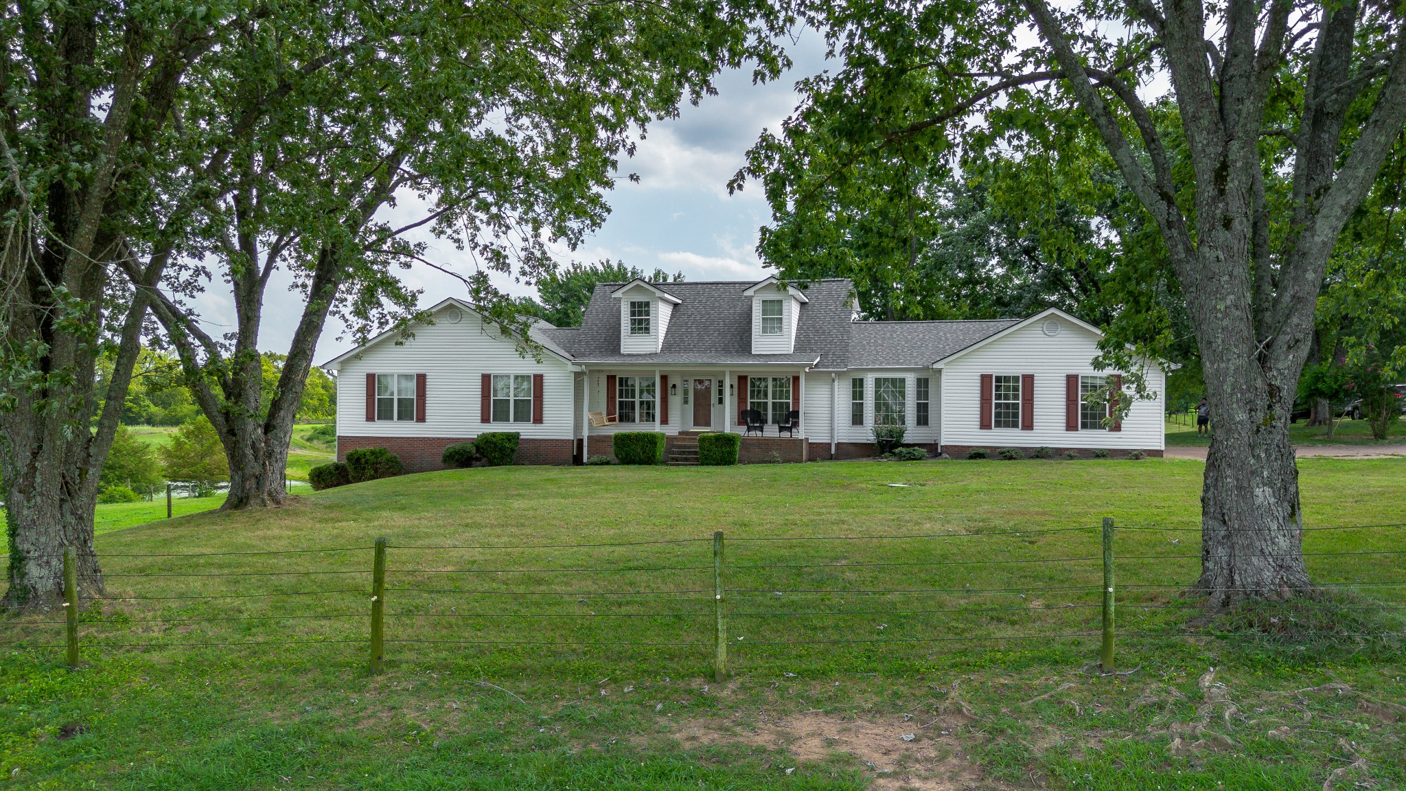 1539 Liberty Ln — photo