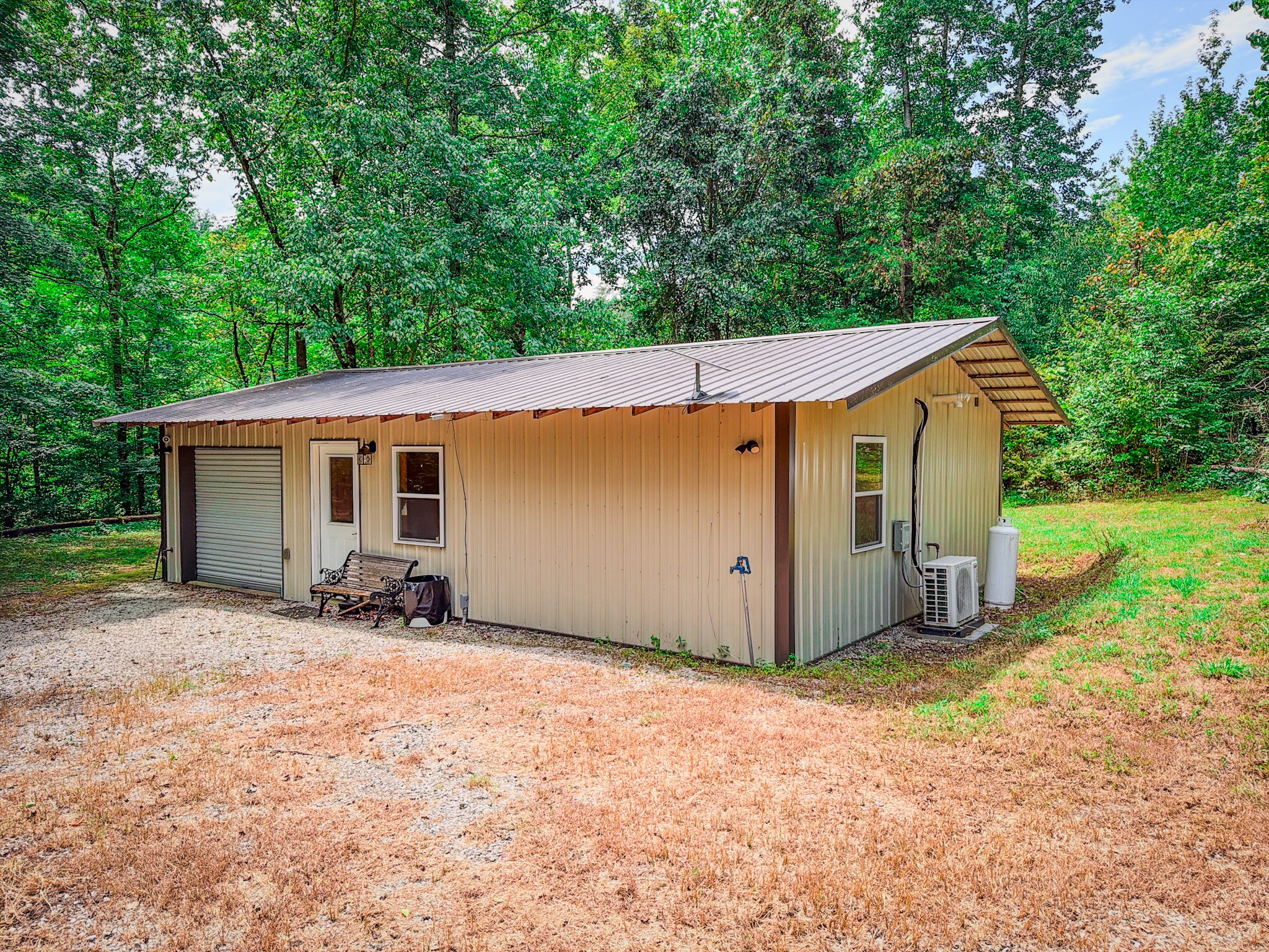 2195 Whiteoak Rd, E — photo