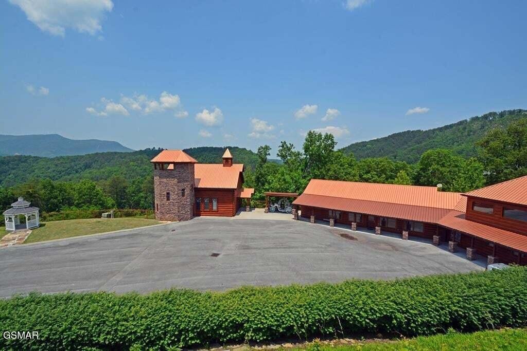 1740 High Rock Way — photo